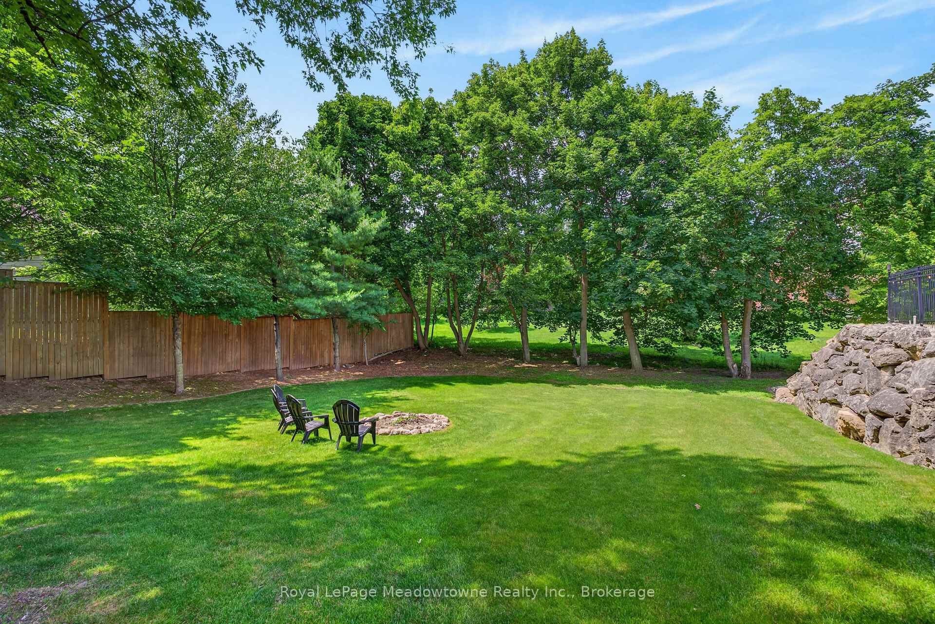 Photo 45 of 53 Campbell Avenue E, Milton, Campbellville — HOMEH
