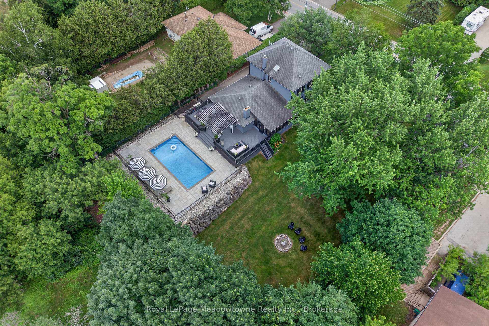 Photo 47 of 53 Campbell Avenue E, Milton, Campbellville — HOMEH