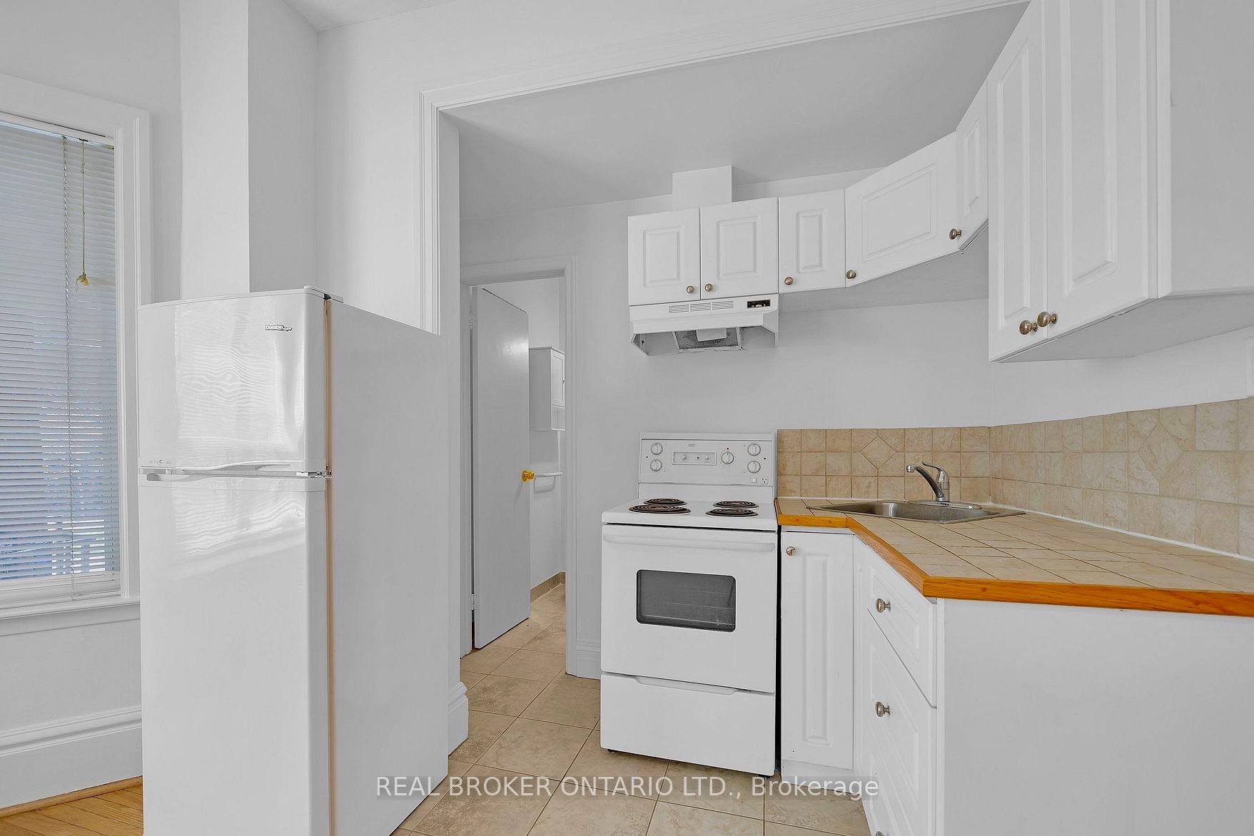 Photo 7 of Unit 2, 16 Foxbar Road, Toronto, Yonge-St. Clair — HOMEH