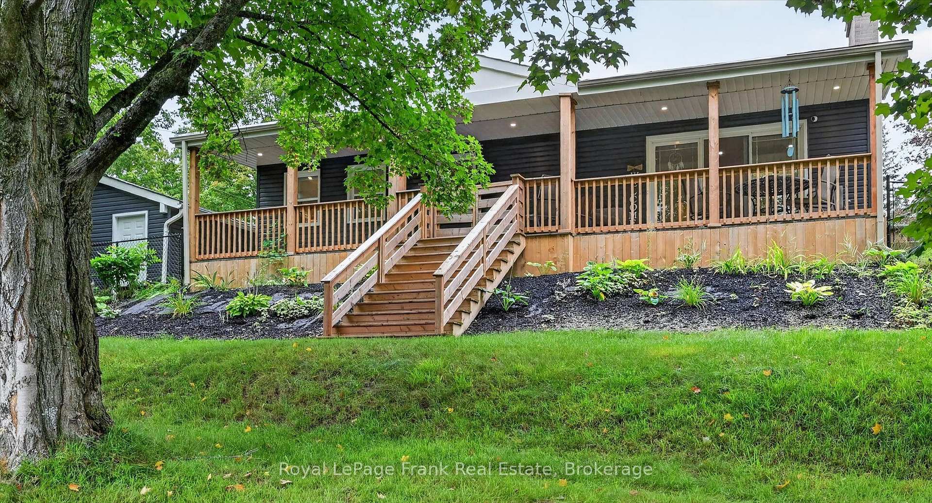Photo 3 of 878 Valleyview Drive, Peterborough, Monaghan Ward 2 — HOMEH