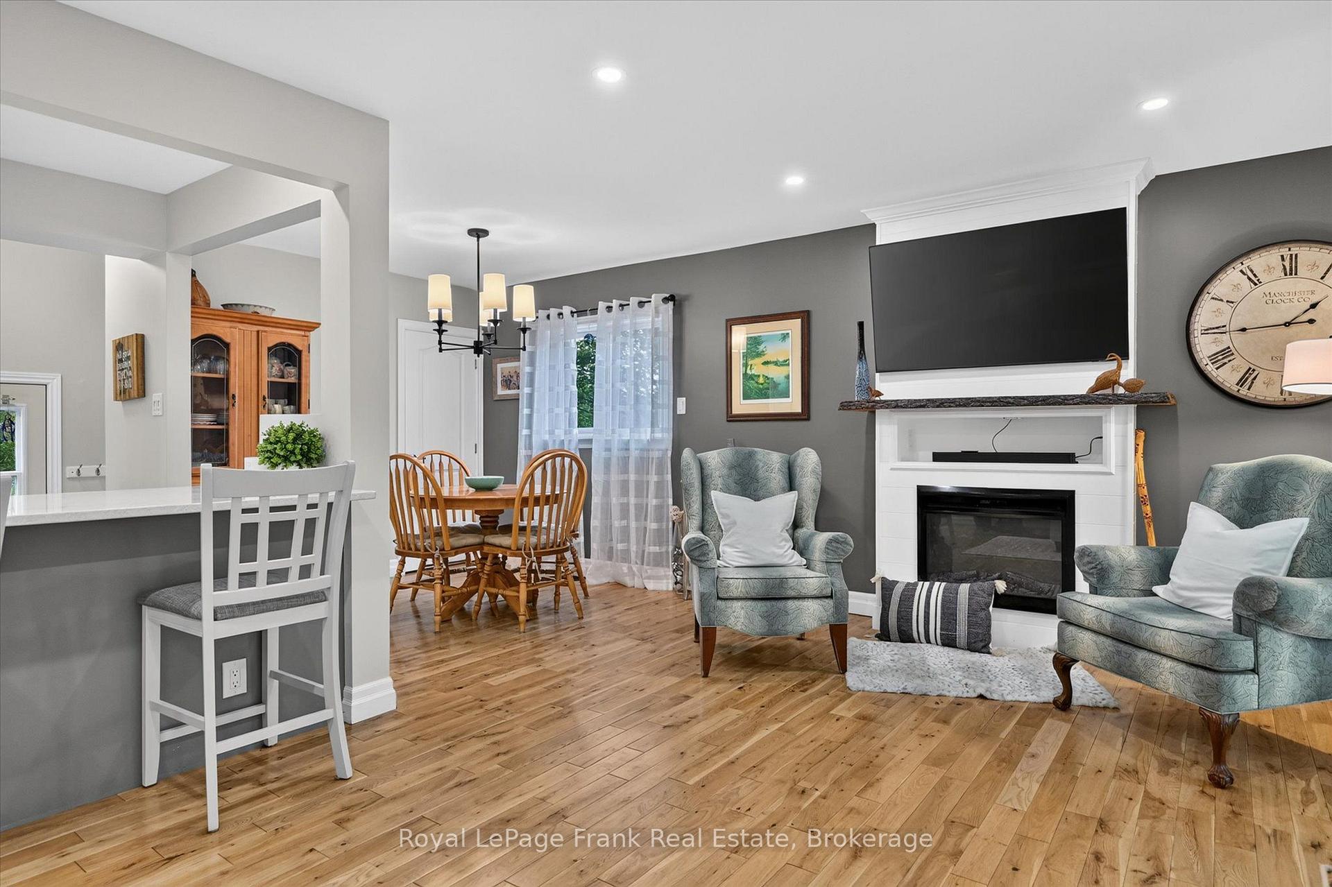 Photo 7 of 878 Valleyview Drive, Peterborough, Monaghan Ward 2 — HOMEH