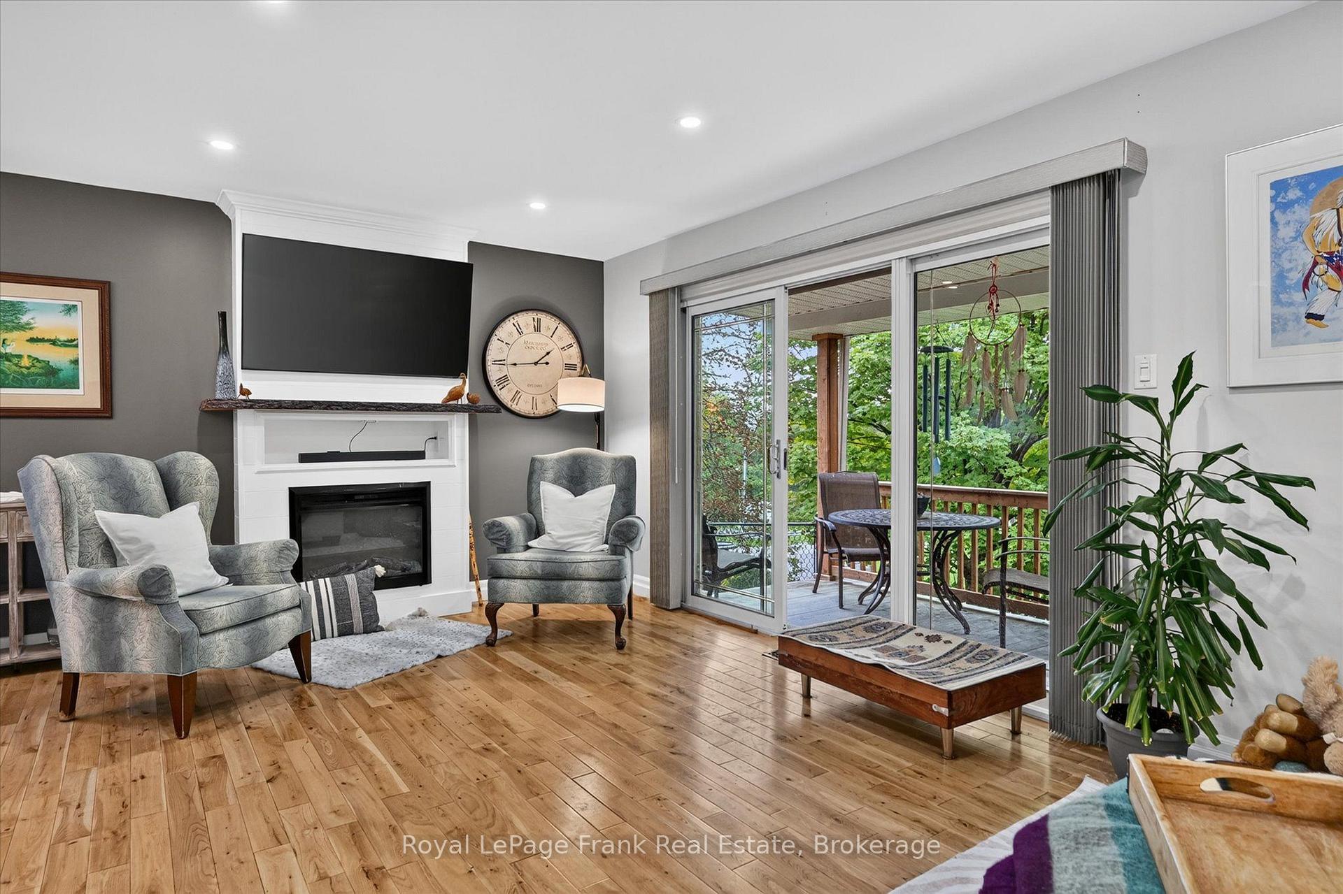 Photo 11 of 878 Valleyview Drive, Peterborough, Monaghan Ward 2 — HOMEH