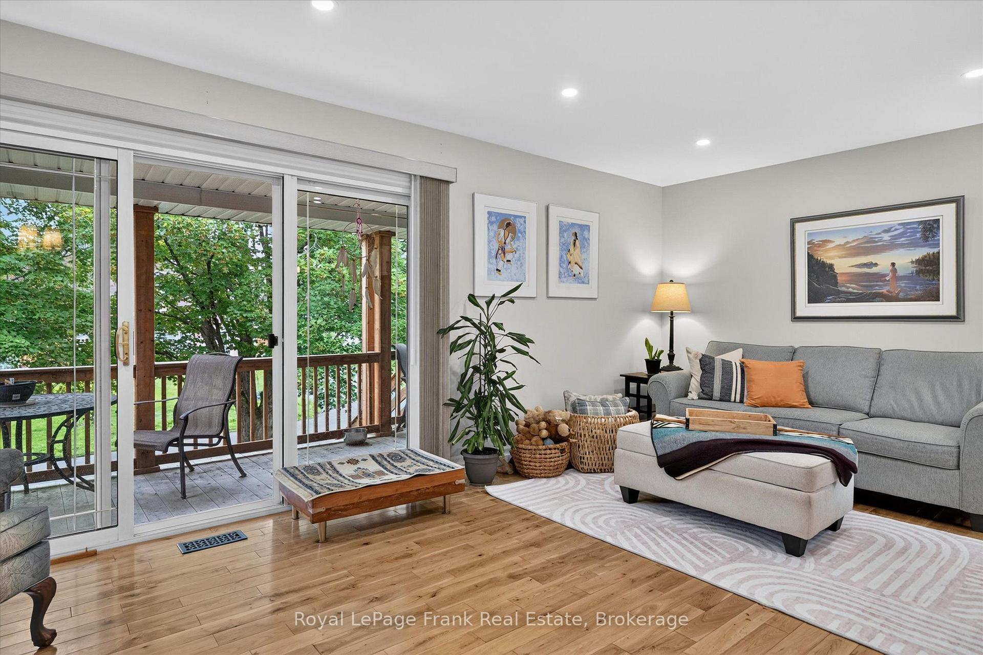 Photo 13 of 878 Valleyview Drive, Peterborough, Monaghan Ward 2 — HOMEH