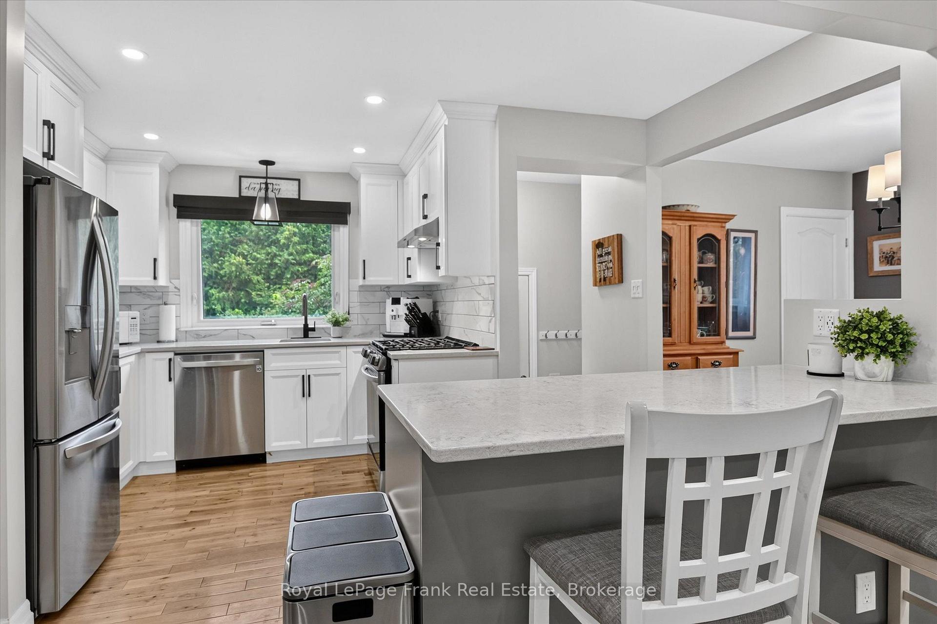 Photo 14 of 878 Valleyview Drive, Peterborough, Monaghan Ward 2 — HOMEH