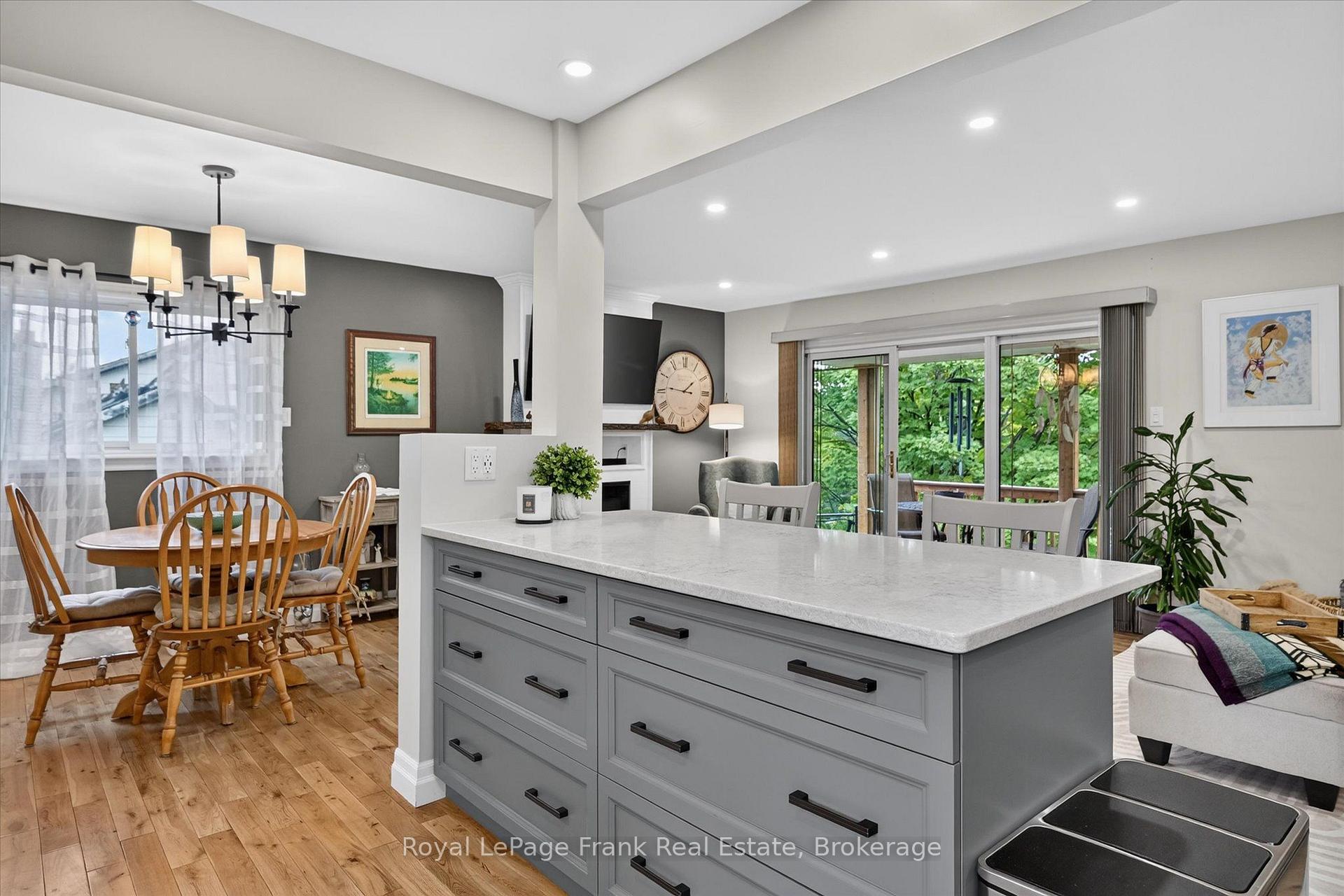 Photo 17 of 878 Valleyview Drive, Peterborough, Monaghan Ward 2 — HOMEH
