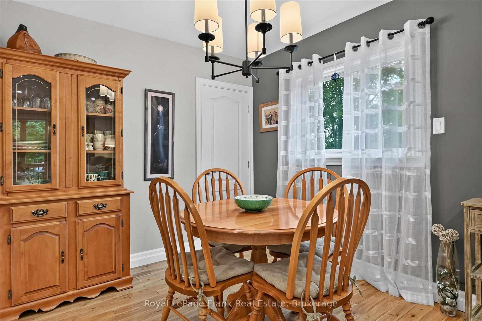 Photo 20 of 878 Valleyview Drive, Peterborough, Monaghan Ward 2 — HOMEH