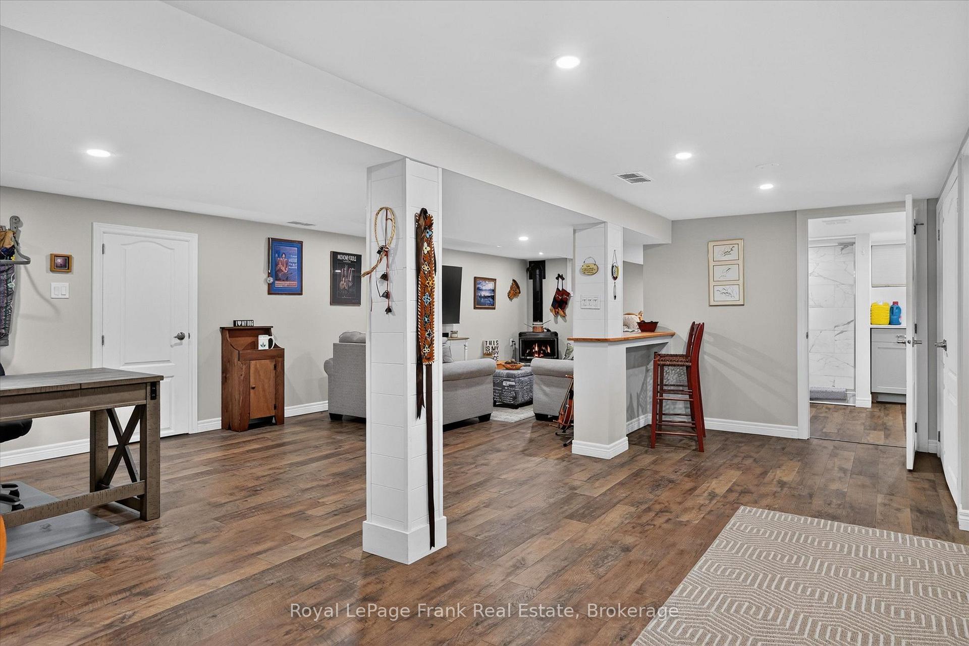 Photo 31 of 878 Valleyview Drive, Peterborough, Monaghan Ward 2 — HOMEH