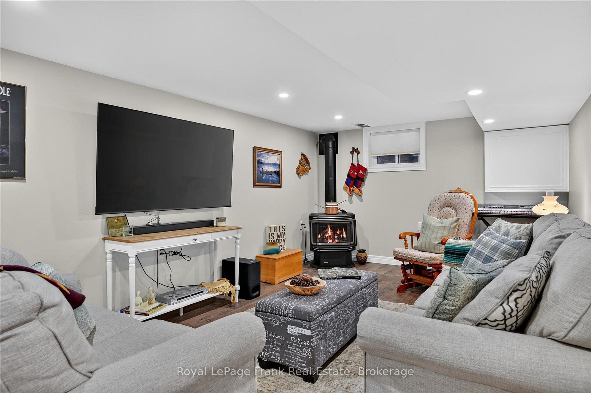 Photo 32 of 878 Valleyview Drive, Peterborough, Monaghan Ward 2 — HOMEH