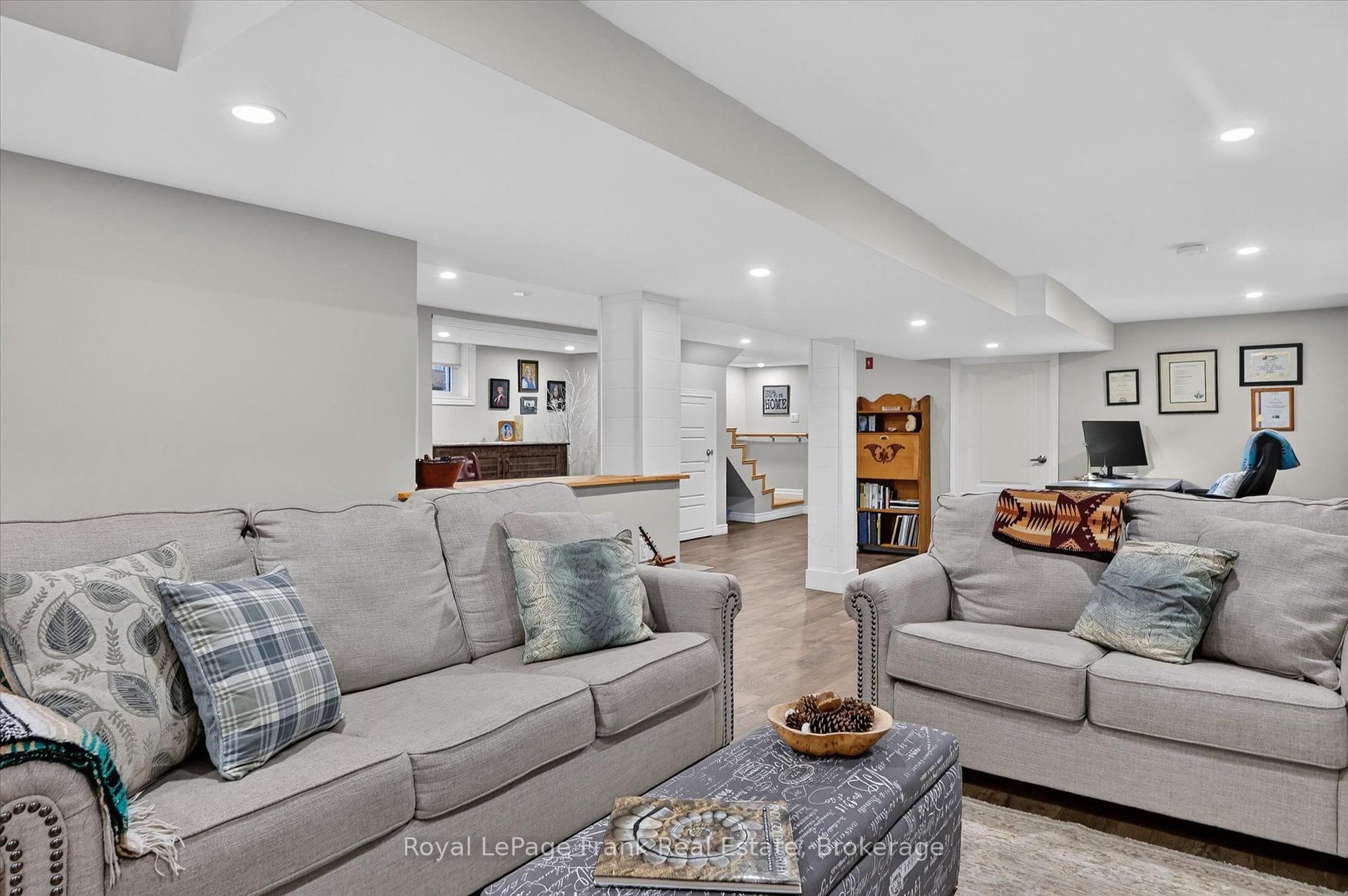 Photo 33 of 878 Valleyview Drive, Peterborough, Monaghan Ward 2 — HOMEH