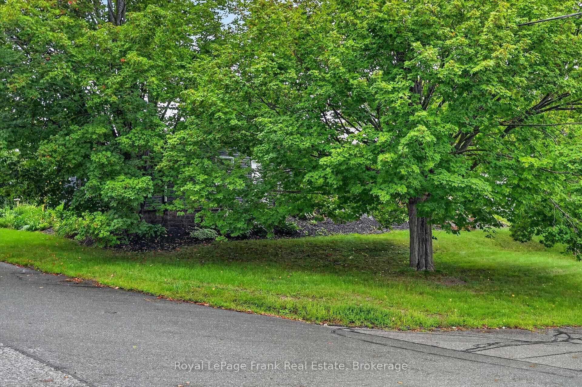 Photo 48 of 878 Valleyview Drive, Peterborough, Monaghan Ward 2 — HOMEH