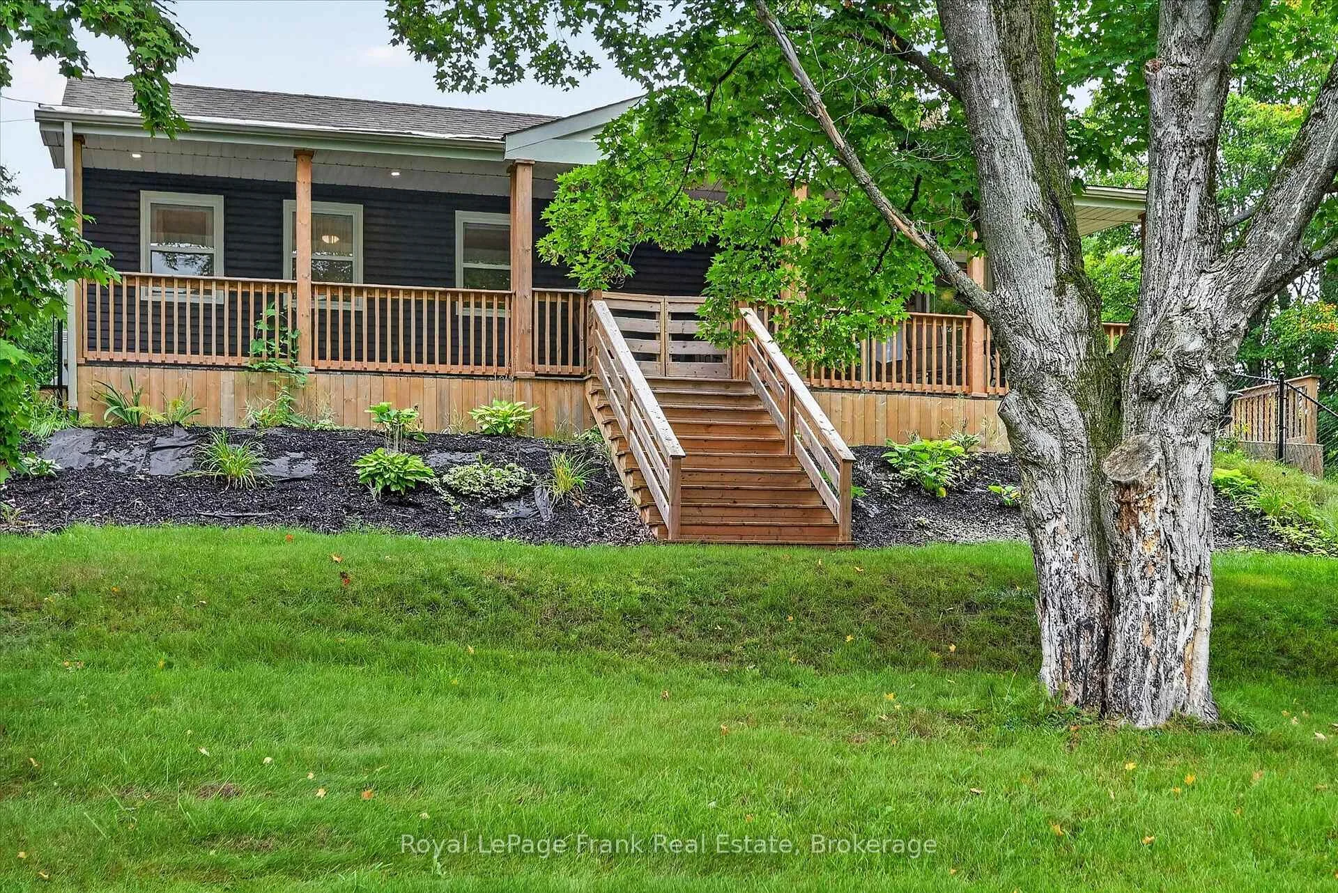 Photo 5 of 878 Valleyview Drive, Peterborough, Monaghan Ward 2 — HOMEH