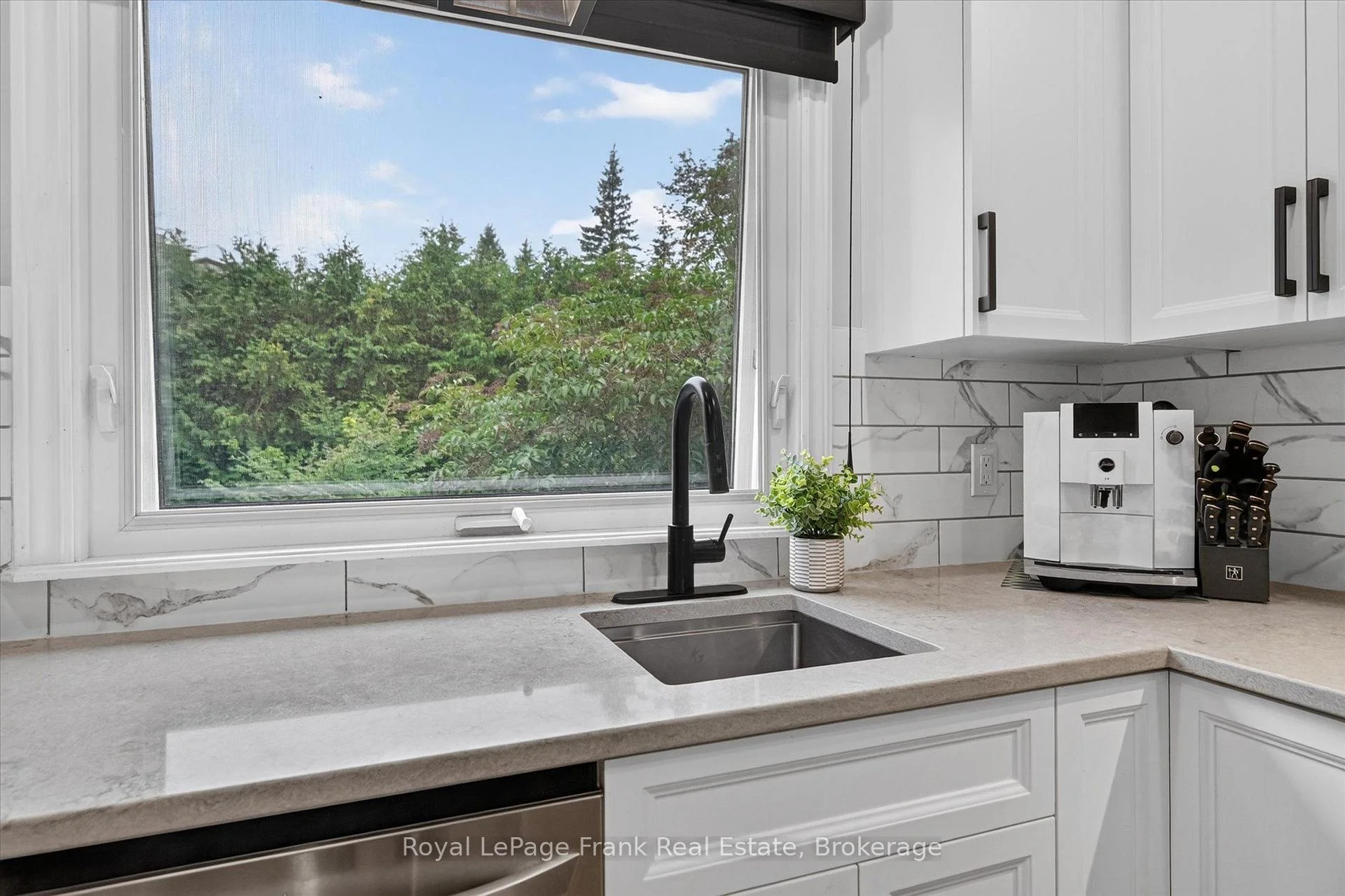 Photo 22 of 878 Valleyview Drive, Peterborough, Monaghan Ward 2 — HOMEH