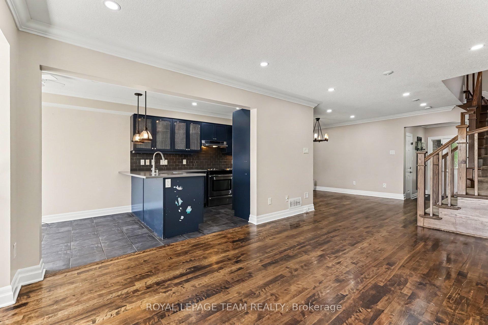 Photo 5 of 406 Heathrow Private, Ottawa, Stittsville (South) — HOMEH