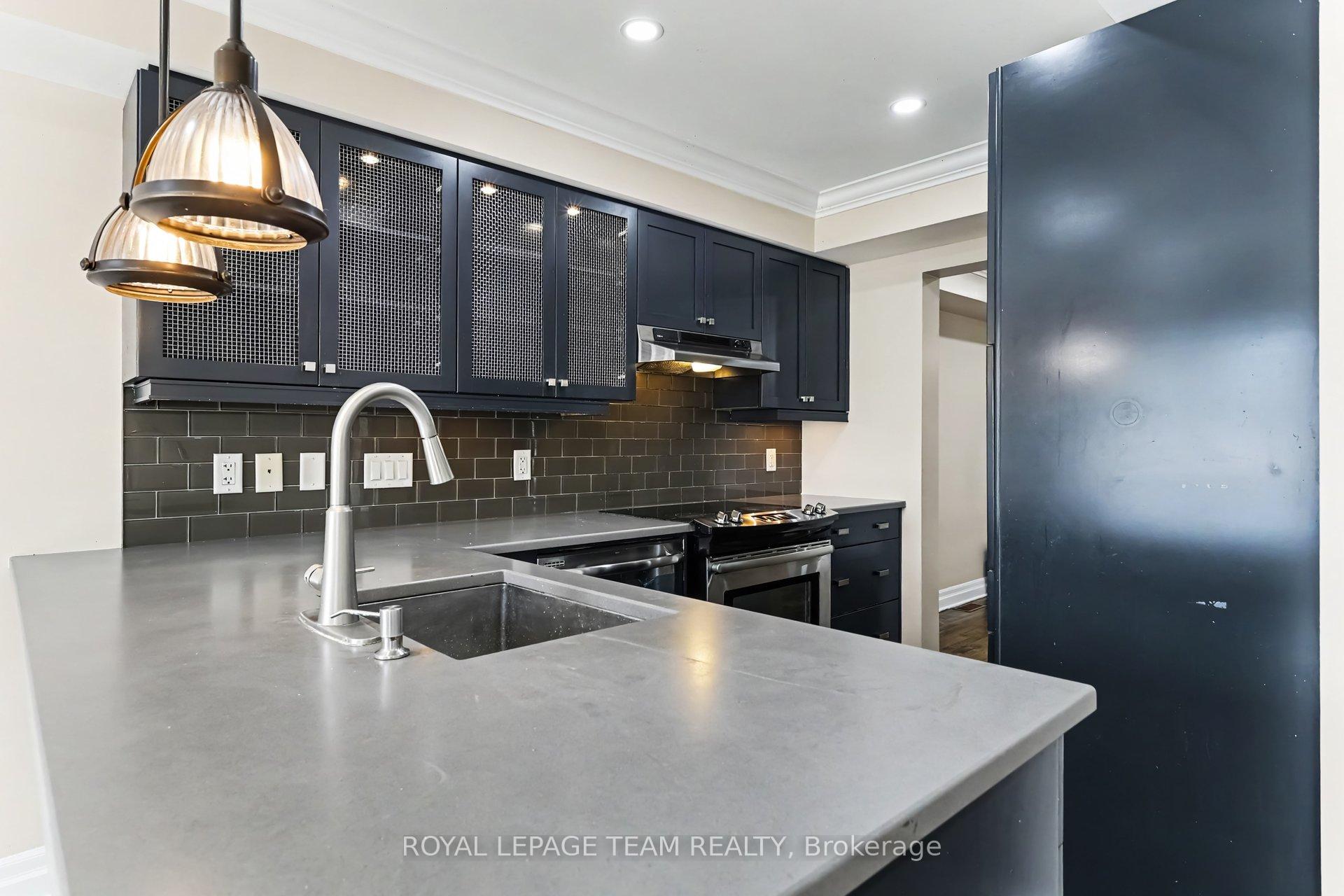 Photo 6 of 406 Heathrow Private, Ottawa, Stittsville (South) — HOMEH