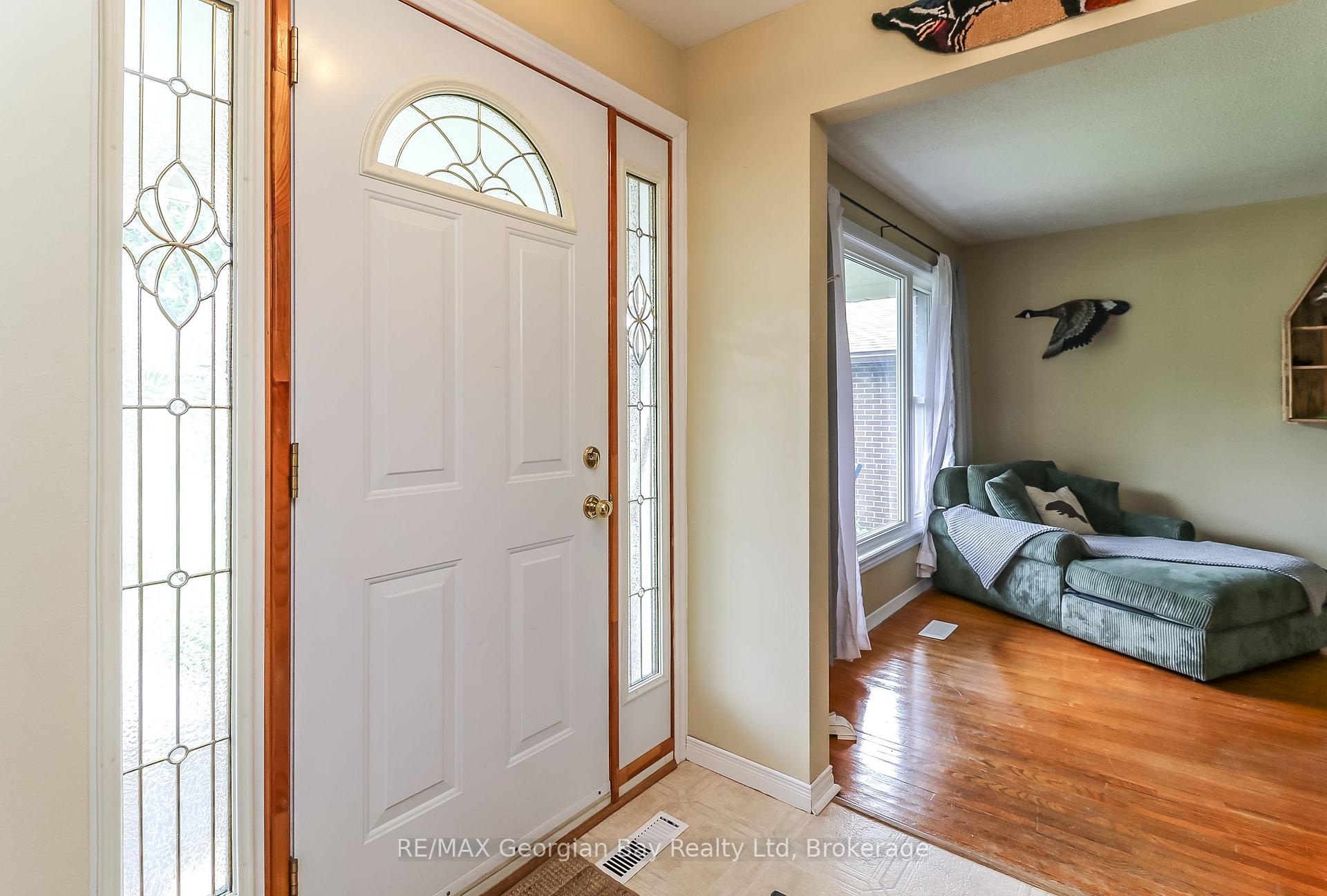 Photo 6 of 718 Birchwood Drive, Midland — HOMEH