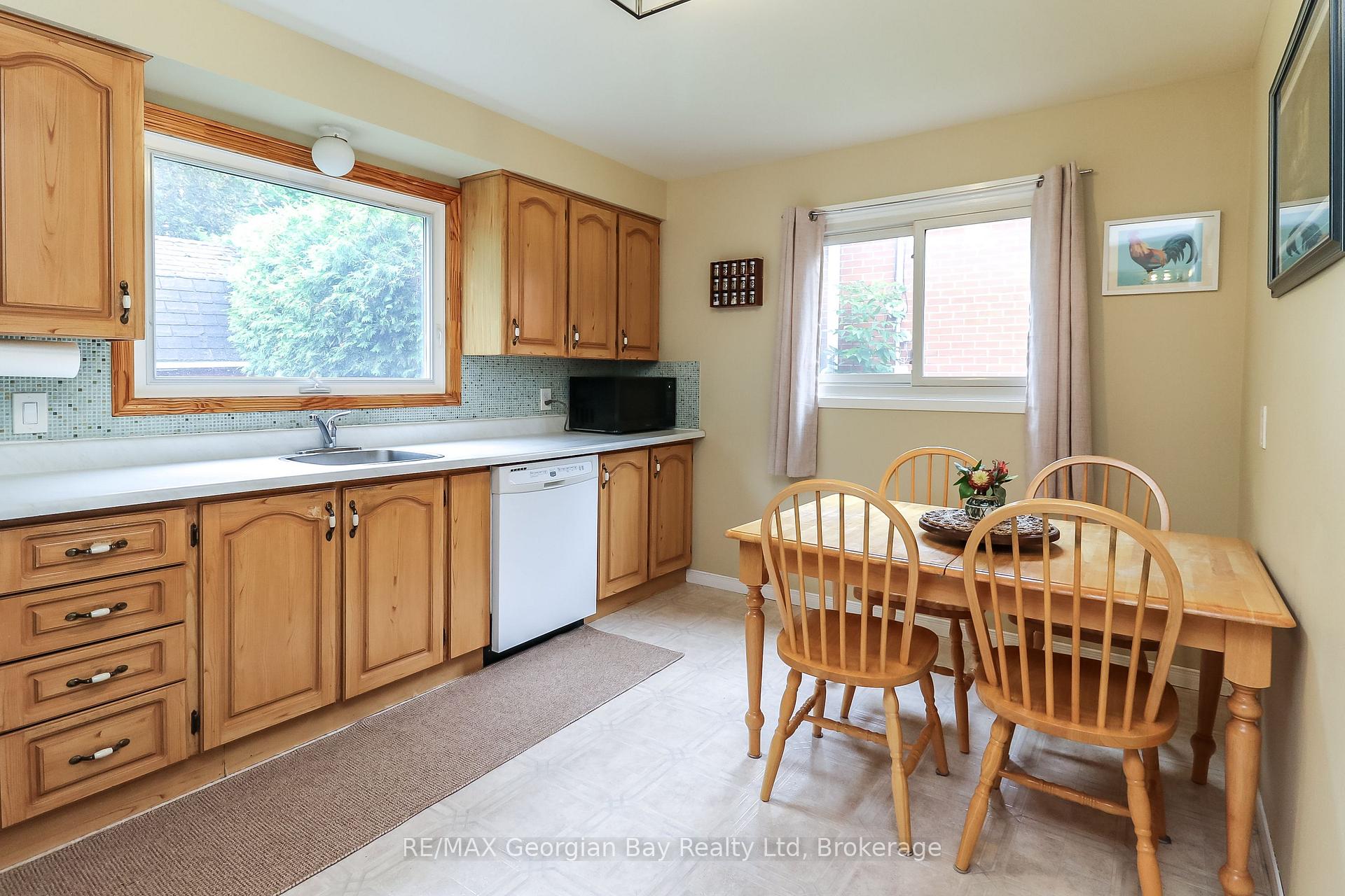Photo 14 of 718 Birchwood Drive, Midland — HOMEH