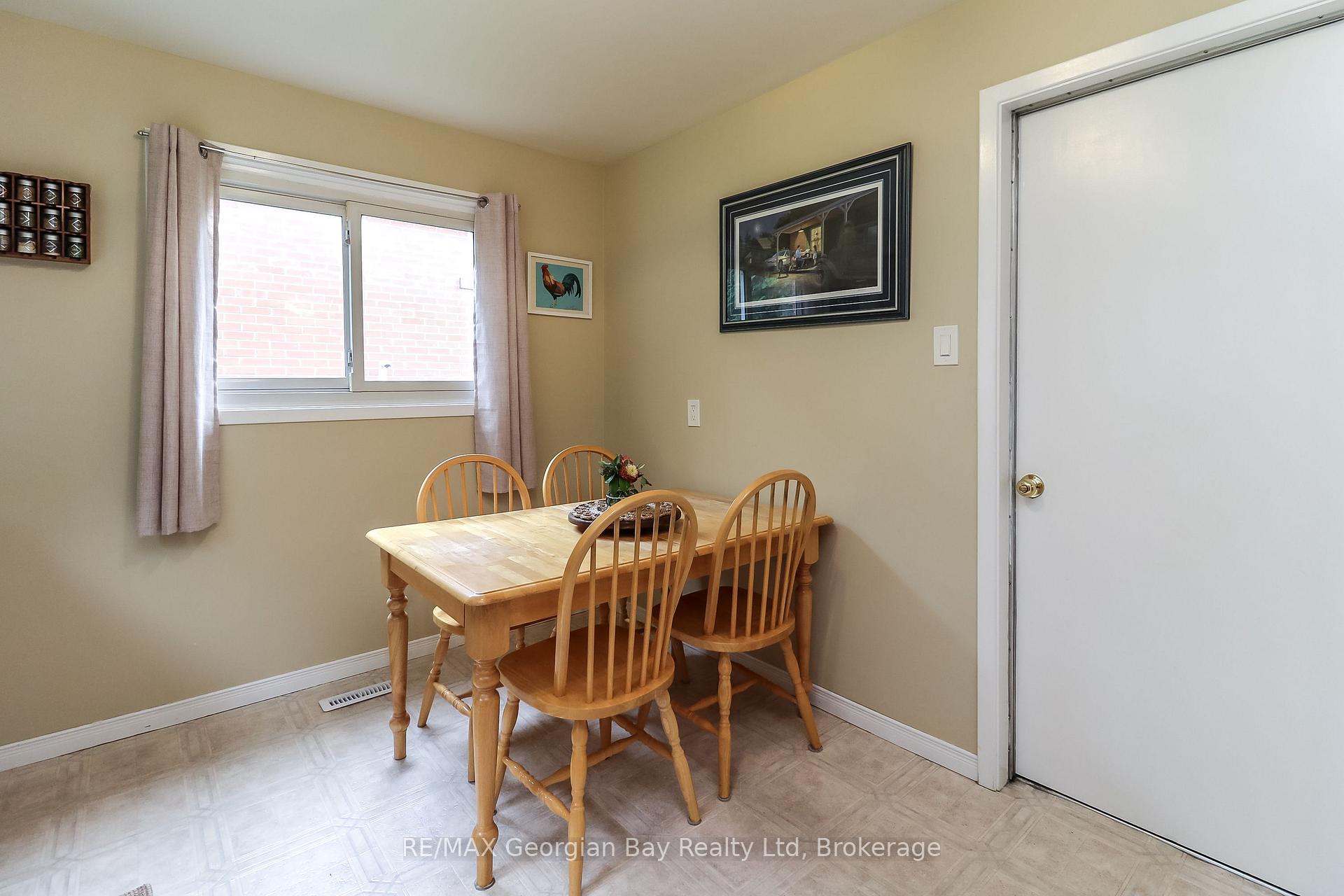 Photo 15 of 718 Birchwood Drive, Midland — HOMEH