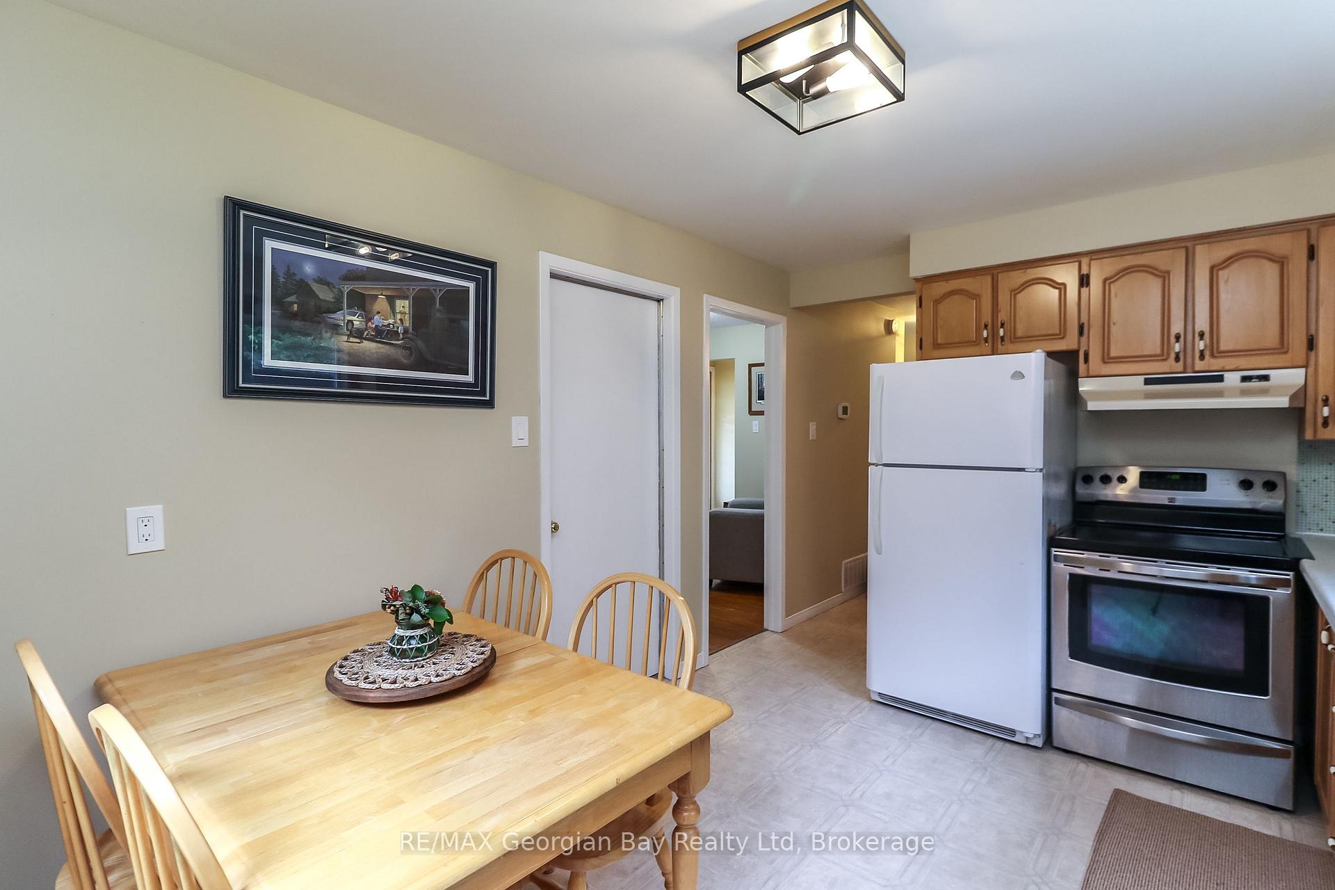 Photo 16 of 718 Birchwood Drive, Midland — HOMEH