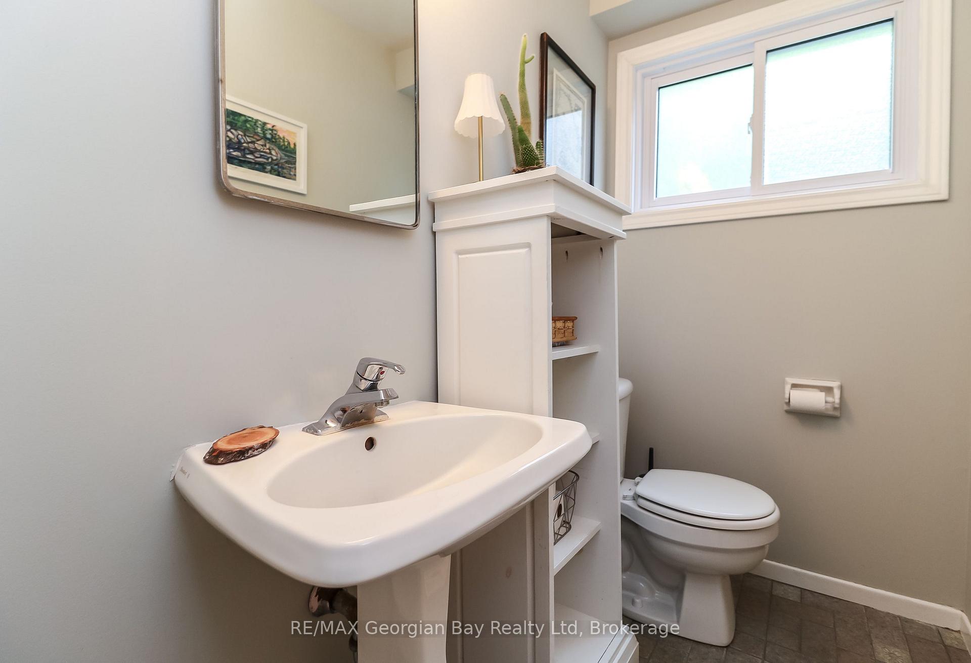 Photo 18 of 718 Birchwood Drive, Midland — HOMEH