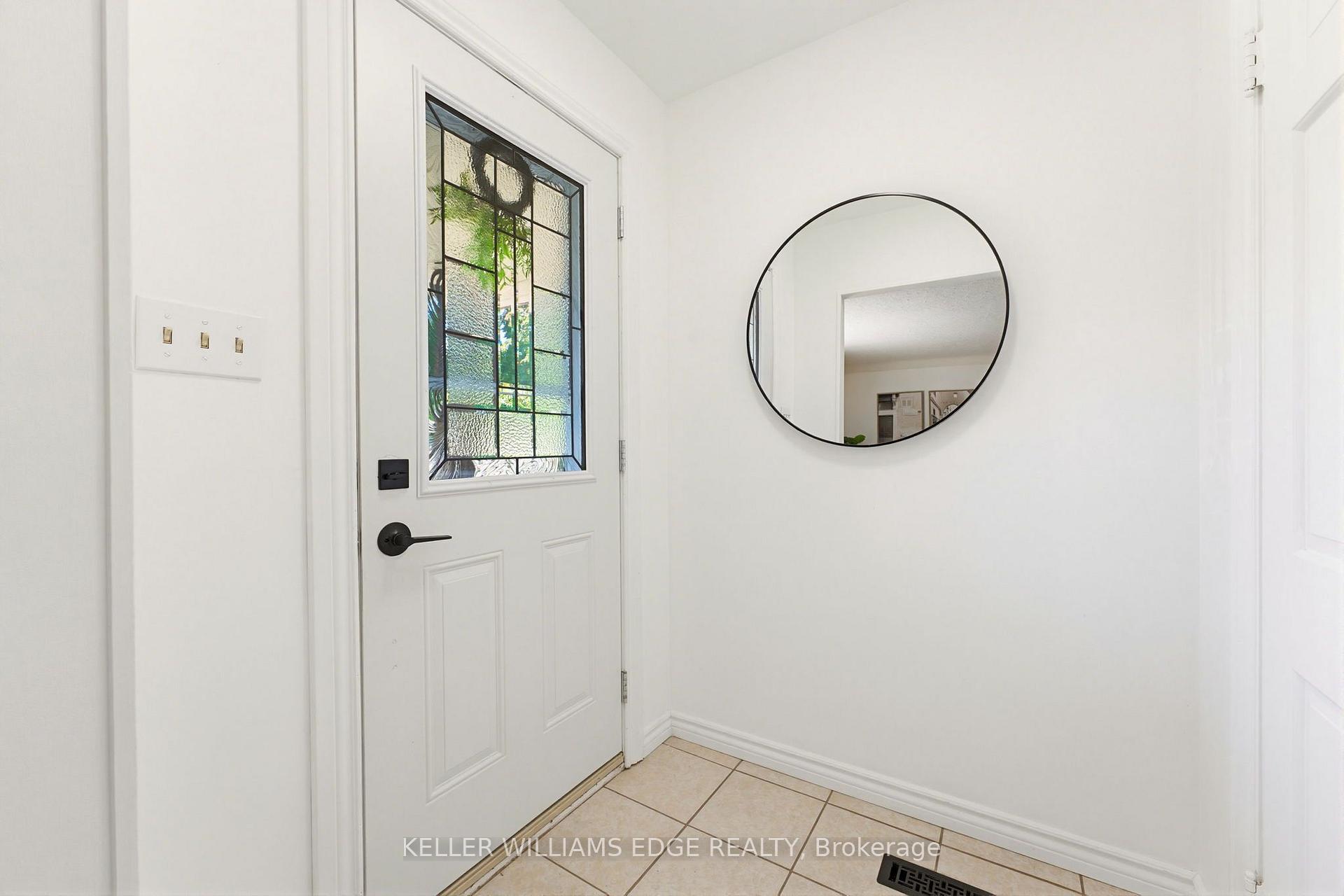 Photo 3 of 17 Broadmore Avenue, St. Catharines, Carlton/Bunting — HOMEH