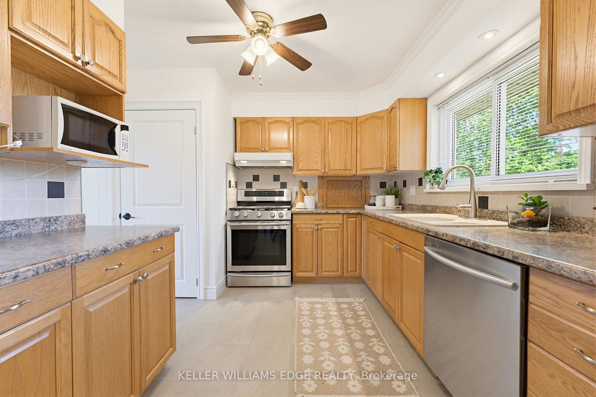 Photo 8 of 17 Broadmore Avenue, St. Catharines, Carlton/Bunting — HOMEH