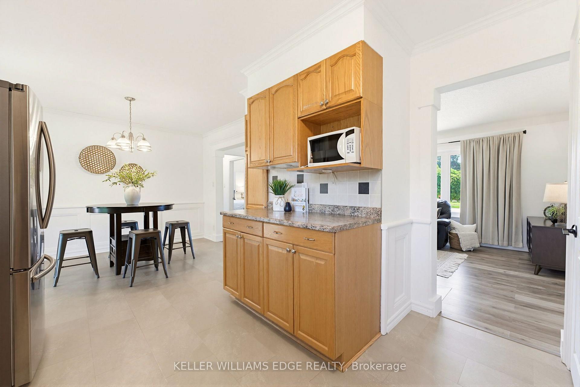 Photo 9 of 17 Broadmore Avenue, St. Catharines, Carlton/Bunting — HOMEH