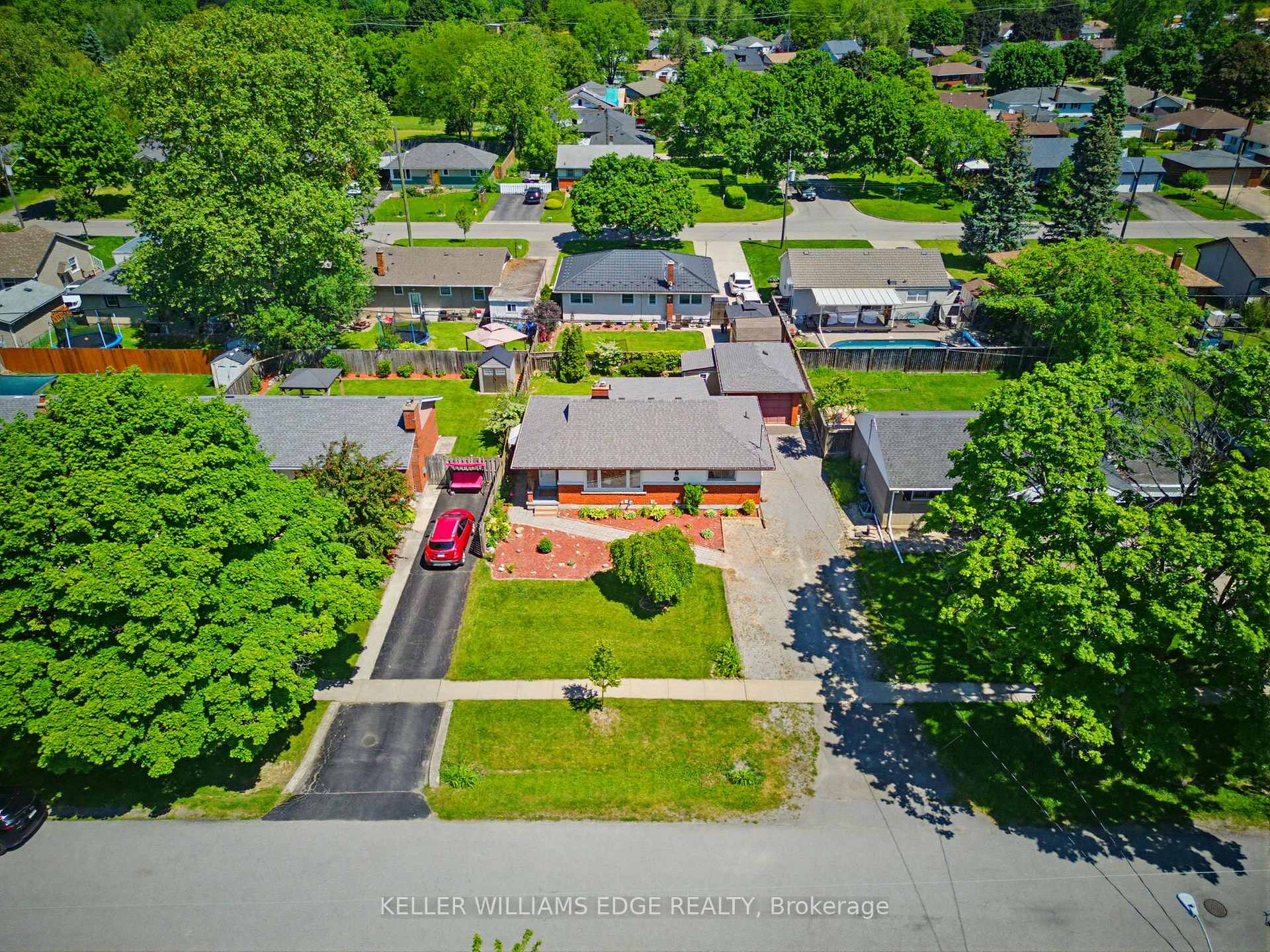 Photo 38 of 17 Broadmore Avenue, St. Catharines, Carlton/Bunting — HOMEH