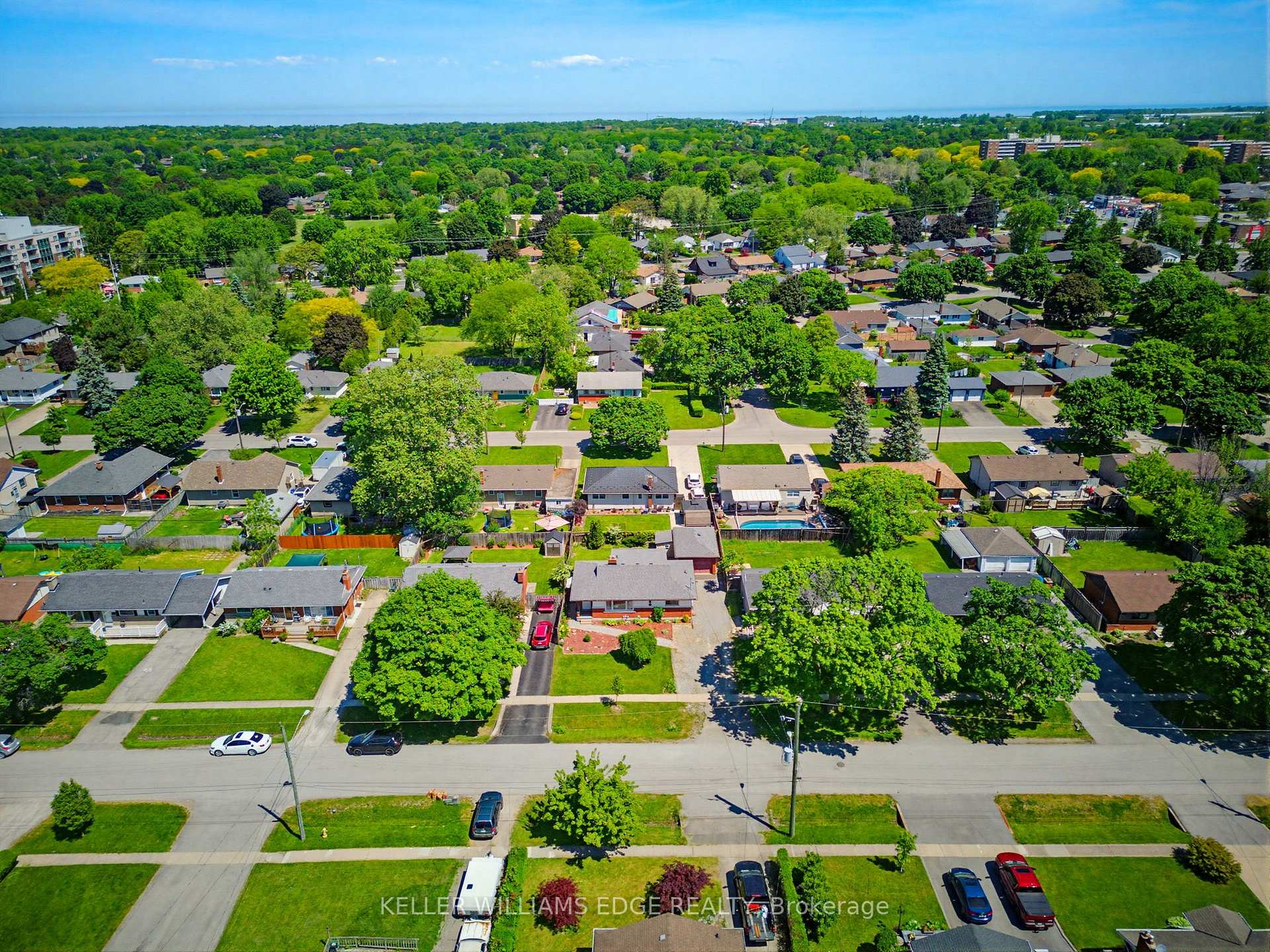 Photo 39 of 17 Broadmore Avenue, St. Catharines, Carlton/Bunting — HOMEH