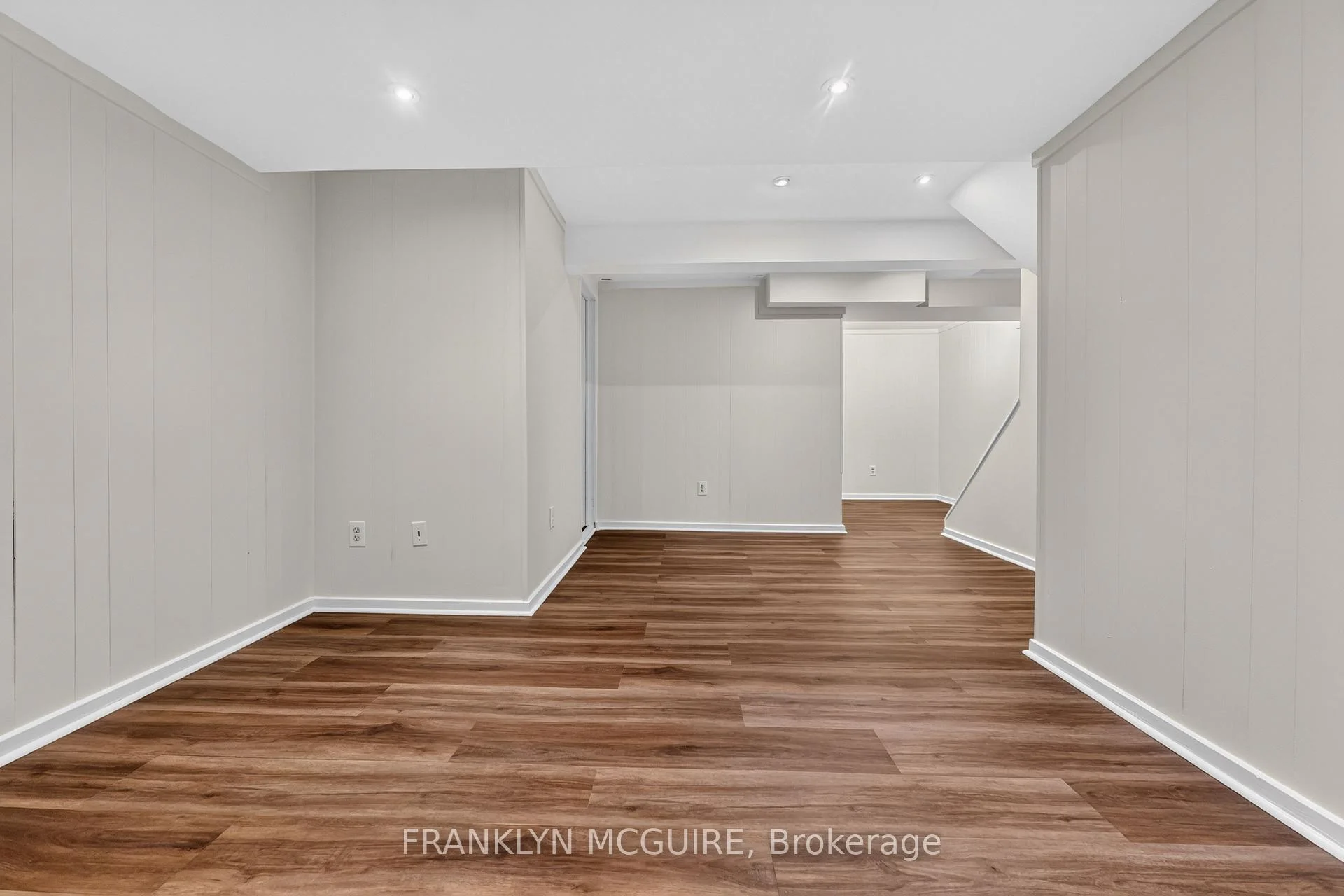 Photo 8 of 115 Castlefrank Road W, Ottawa, Kanata - Glencairn/Hazeldean — HOMEH