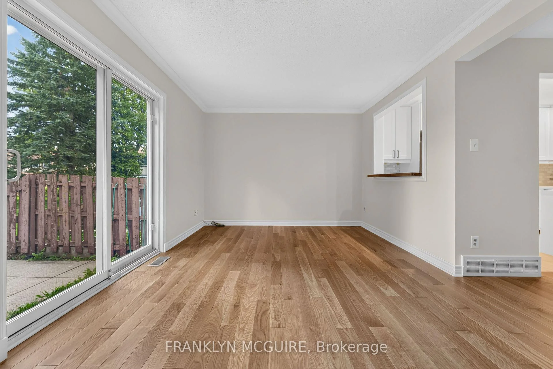 Photo 19 of 115 Castlefrank Road W, Ottawa, Kanata - Glencairn/Hazeldean — HOMEH