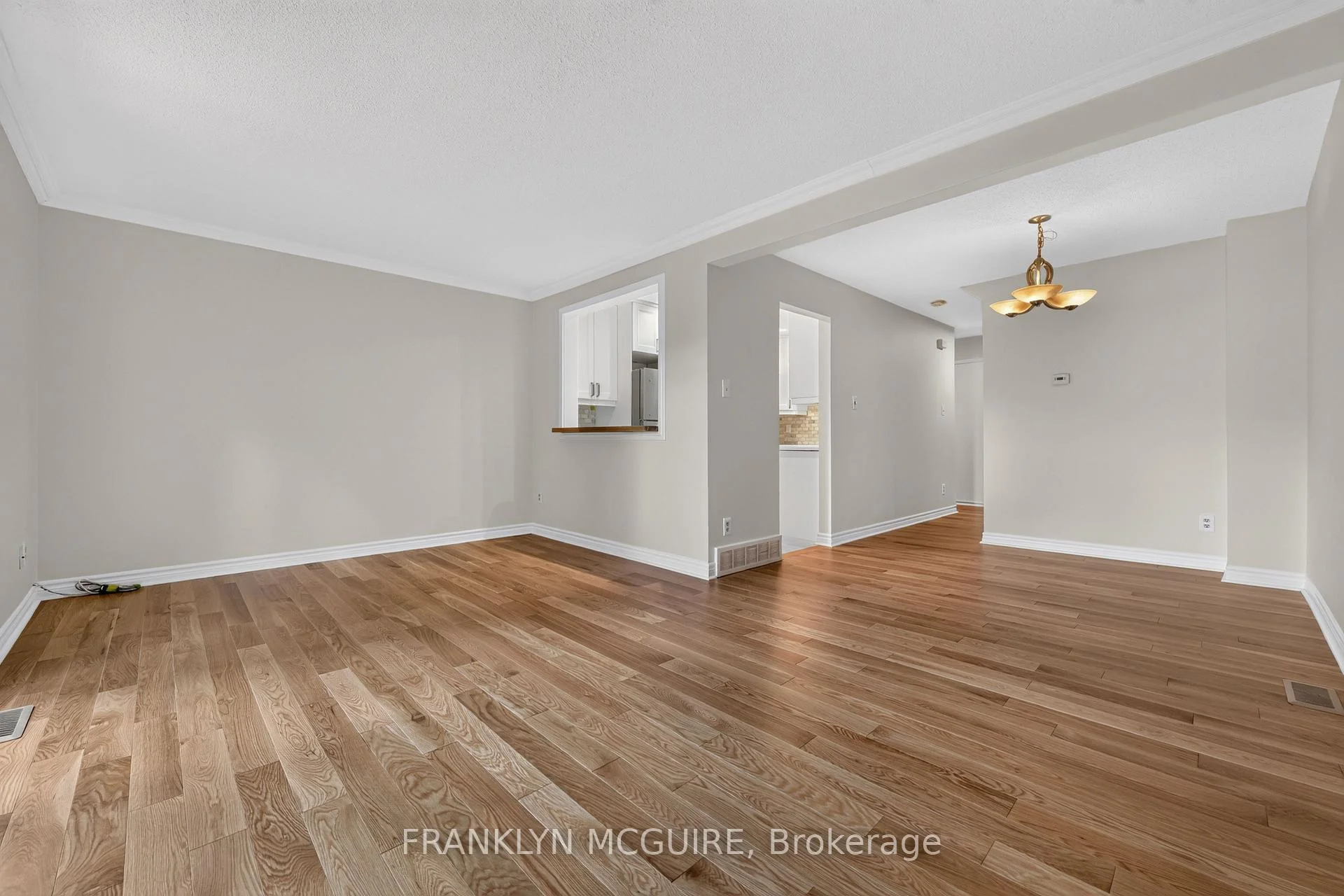 Photo 20 of 115 Castlefrank Road W, Ottawa, Kanata - Glencairn/Hazeldean — HOMEH