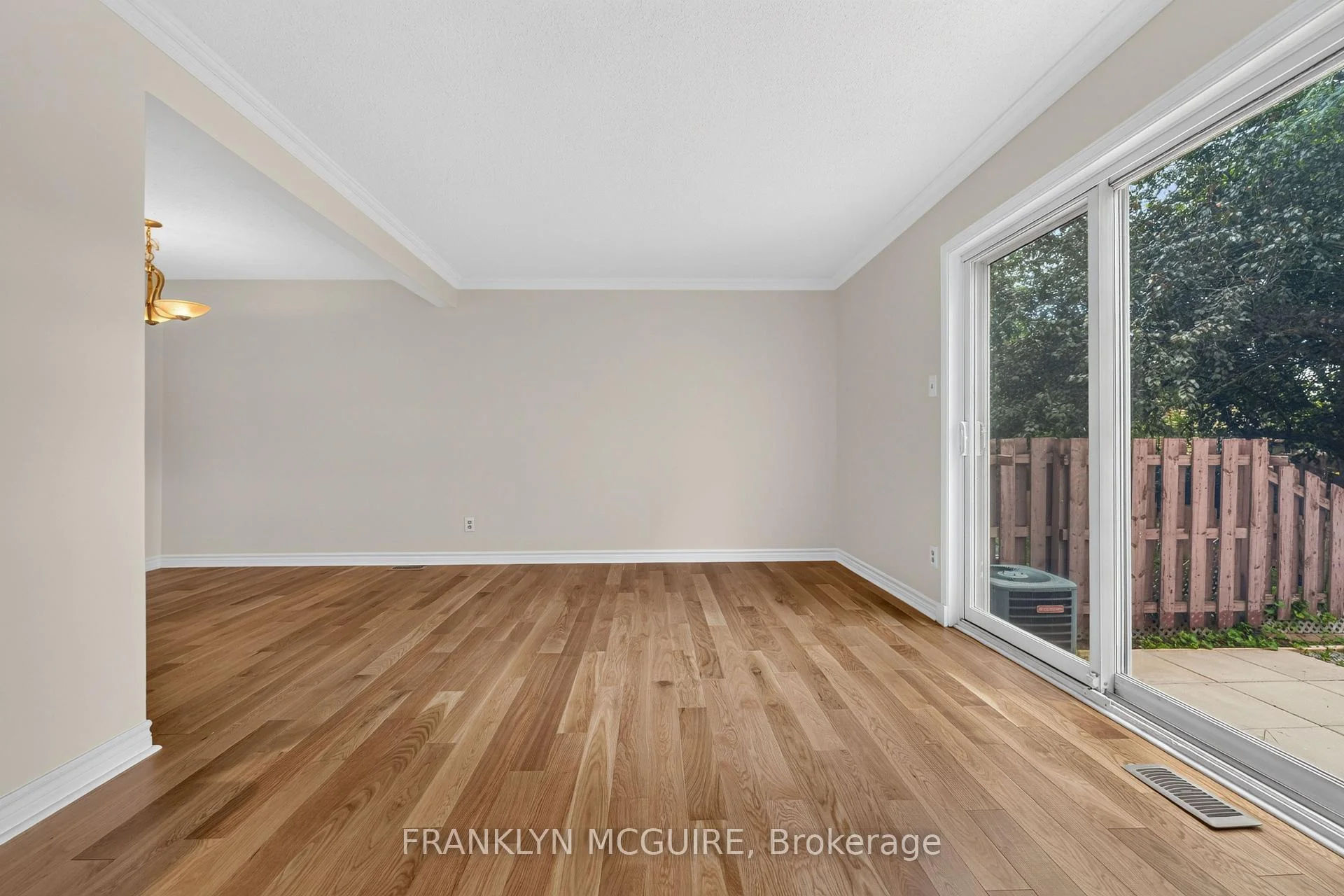 Photo 22 of 115 Castlefrank Road W, Ottawa, Kanata - Glencairn/Hazeldean — HOMEH