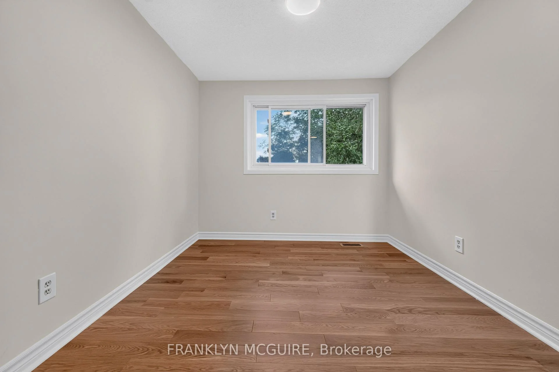 Photo 30 of 115 Castlefrank Road W, Ottawa, Kanata - Glencairn/Hazeldean — HOMEH