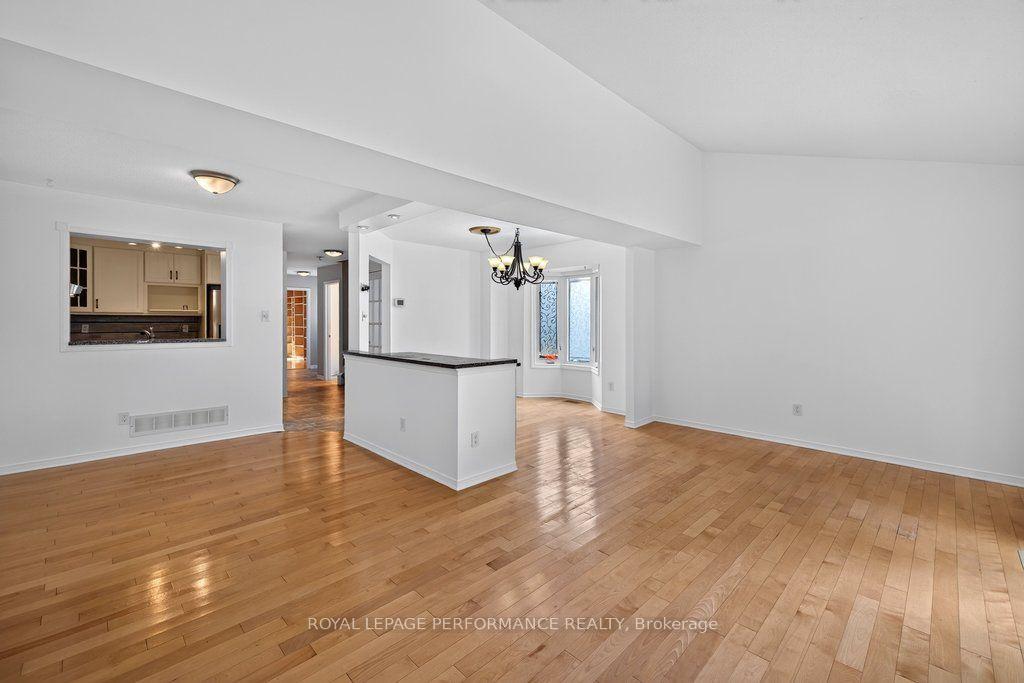 Photo 10 of 83 Kathleen Crescent, Ottawa, Stittsville (Central) — HOMEH