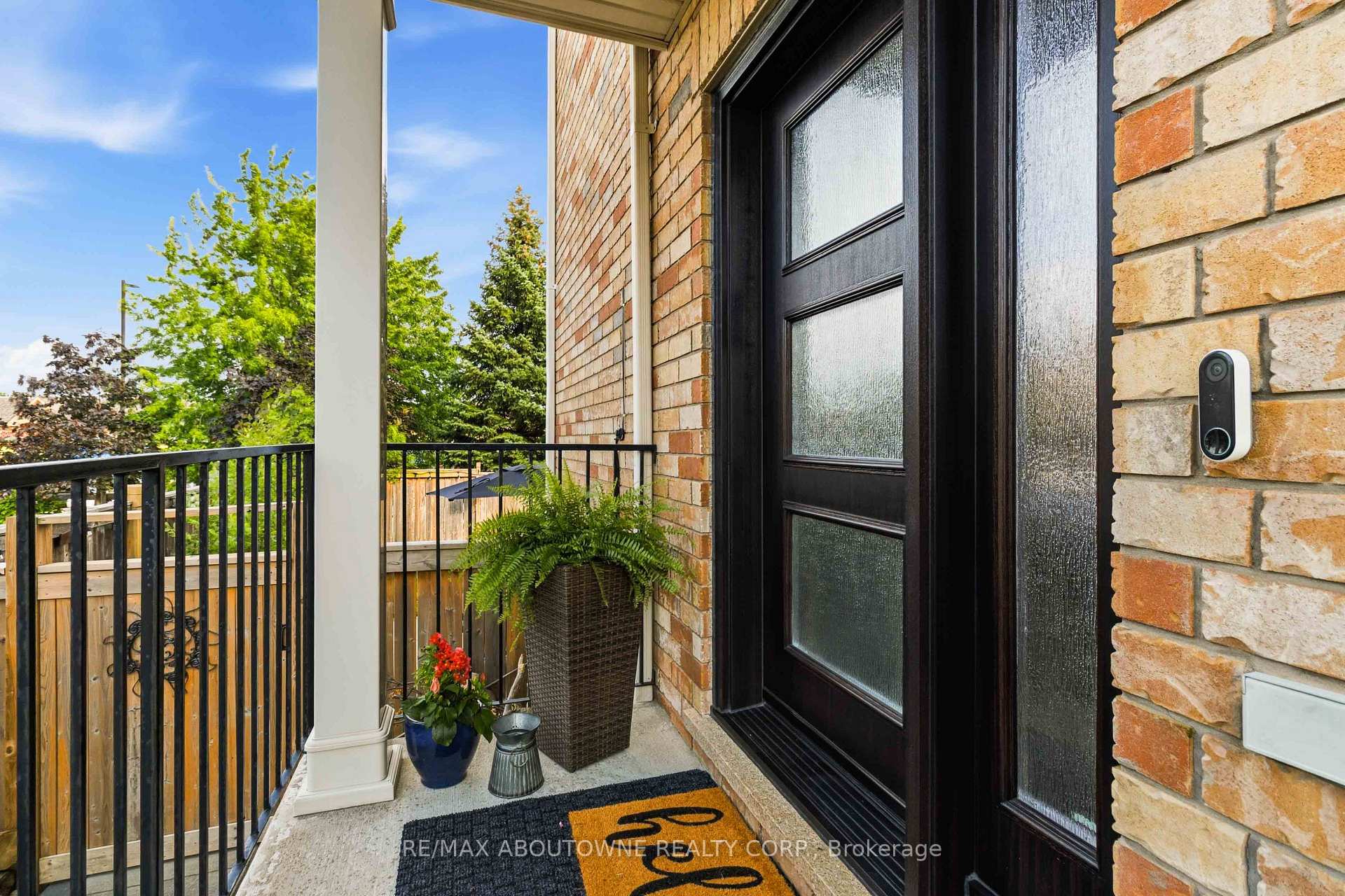 Photo 2 of 2228 Jillian Lane, Oakville, Westmount — HOMEH