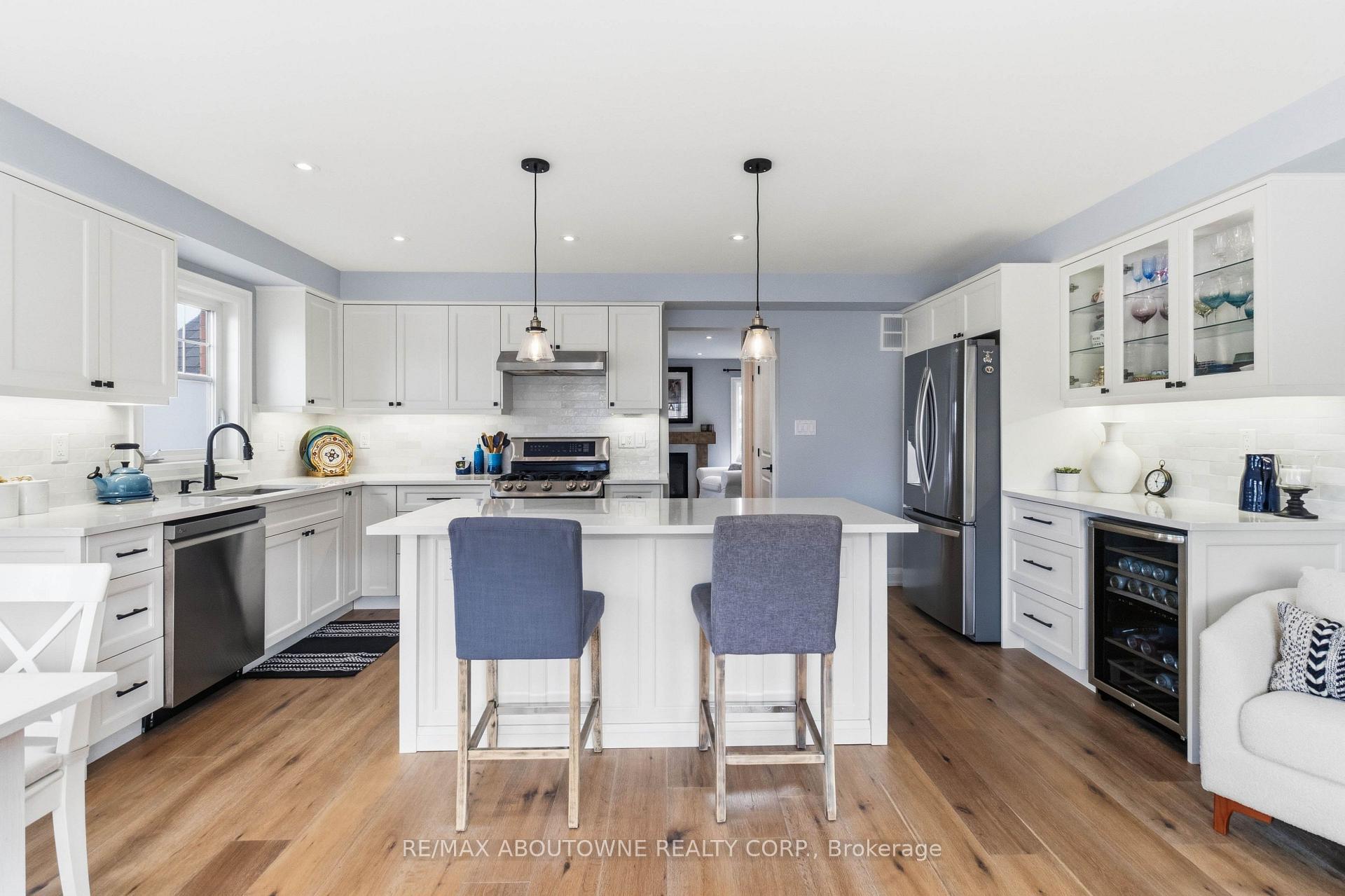 Photo 9 of 2228 Jillian Lane, Oakville, Westmount — HOMEH