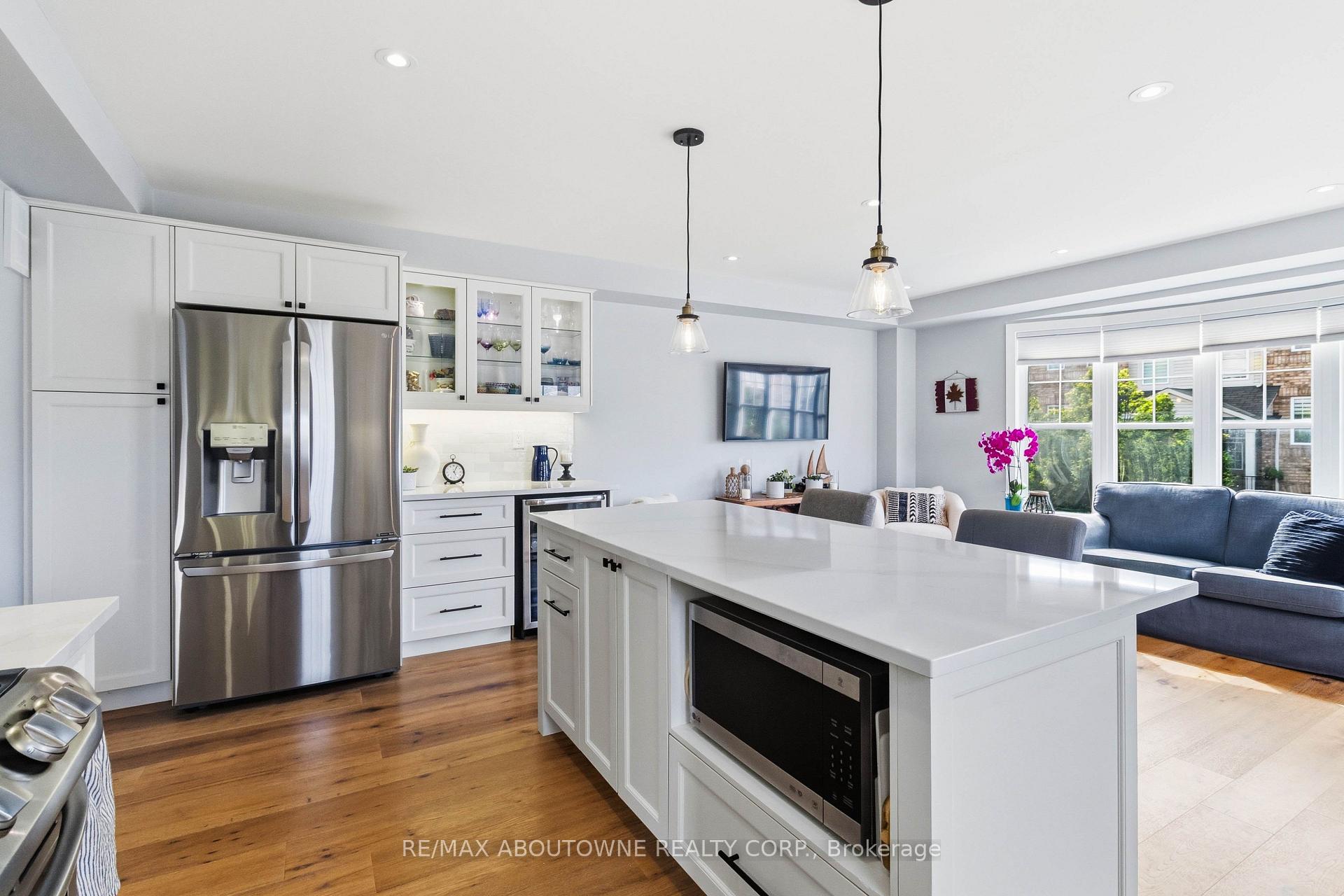 Photo 10 of 2228 Jillian Lane, Oakville, Westmount — HOMEH