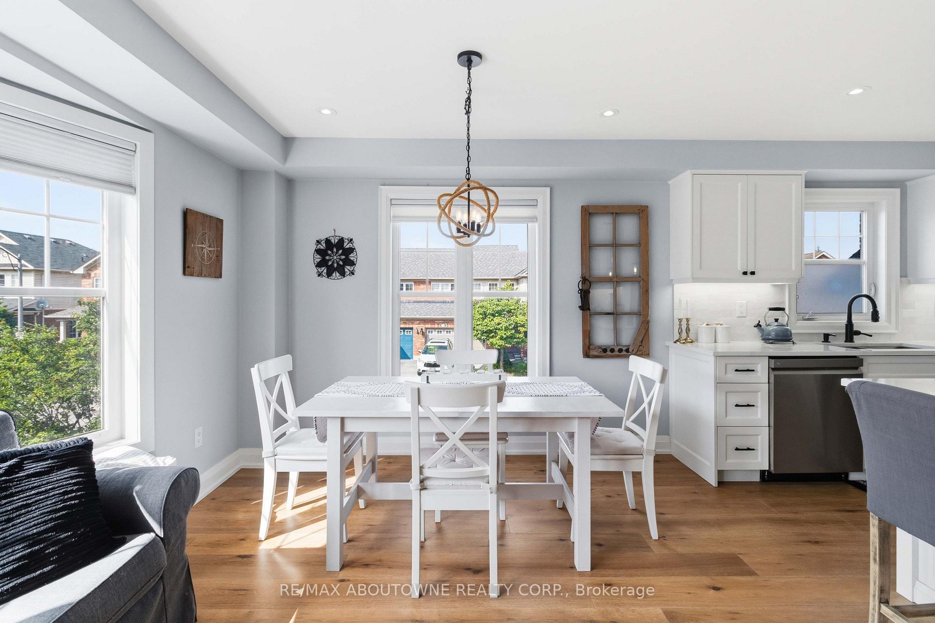 Photo 11 of 2228 Jillian Lane, Oakville, Westmount — HOMEH