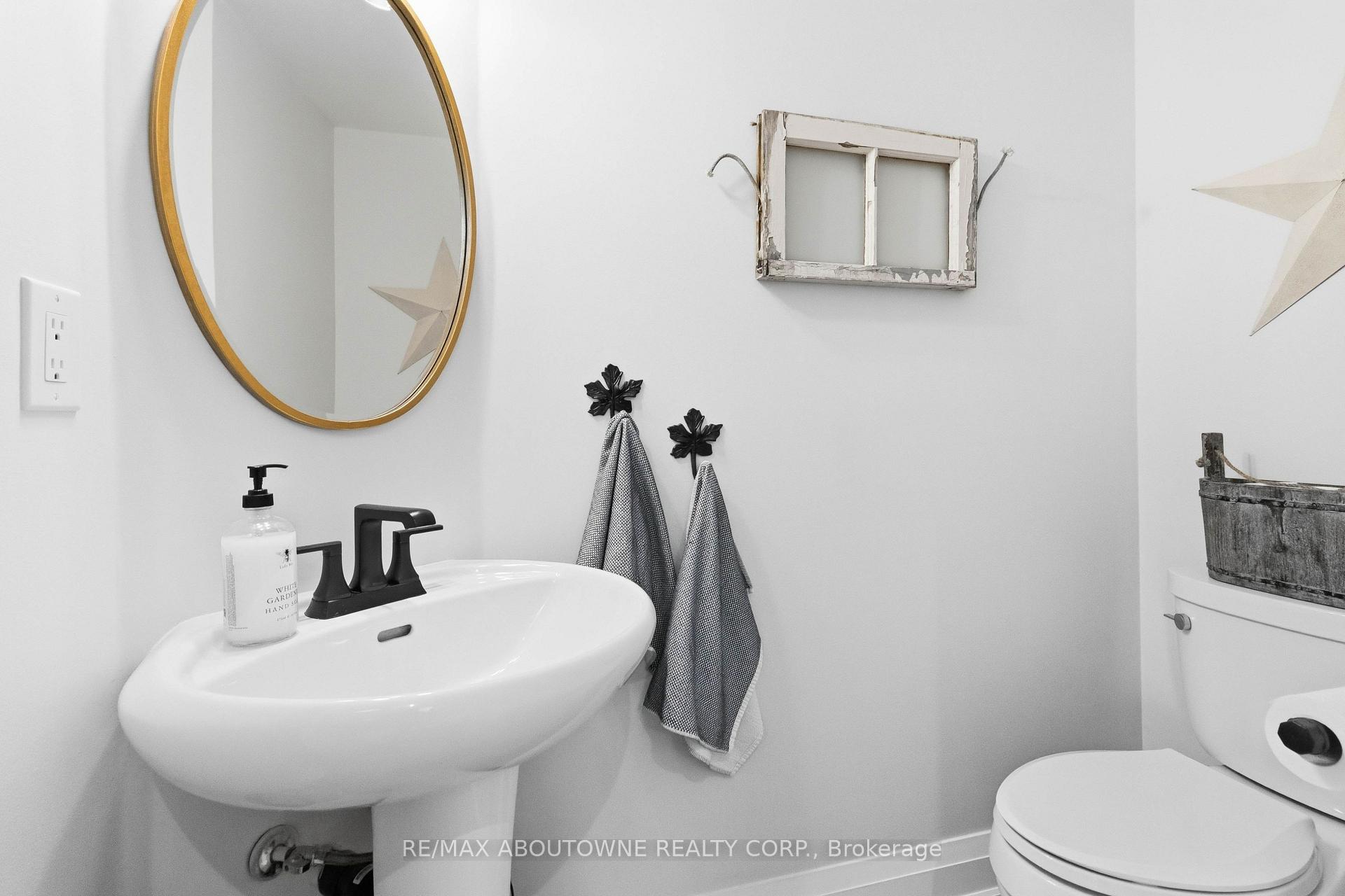 Photo 13 of 2228 Jillian Lane, Oakville, Westmount — HOMEH