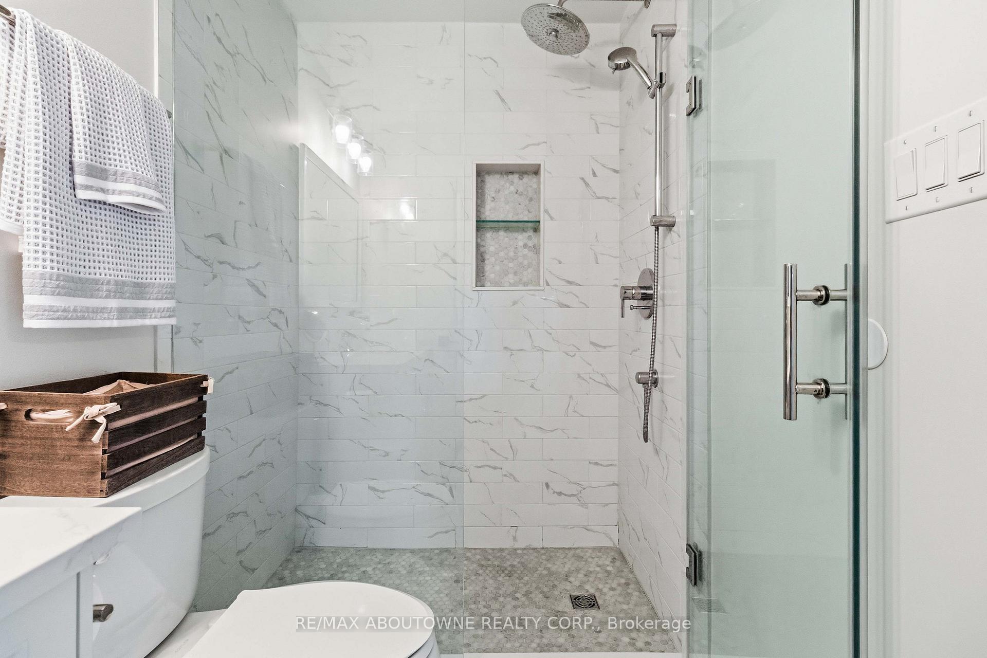 Photo 21 of 2228 Jillian Lane, Oakville, Westmount — HOMEH