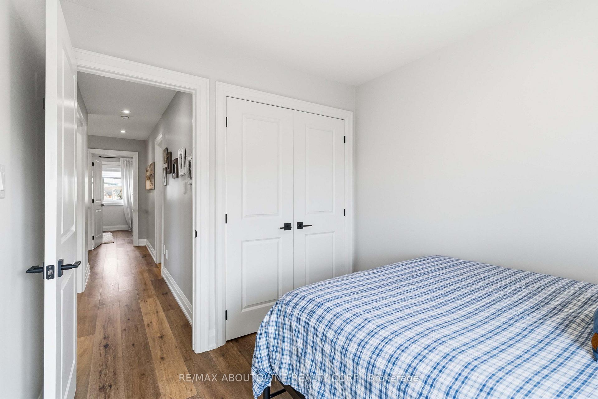 Photo 25 of 2228 Jillian Lane, Oakville, Westmount — HOMEH