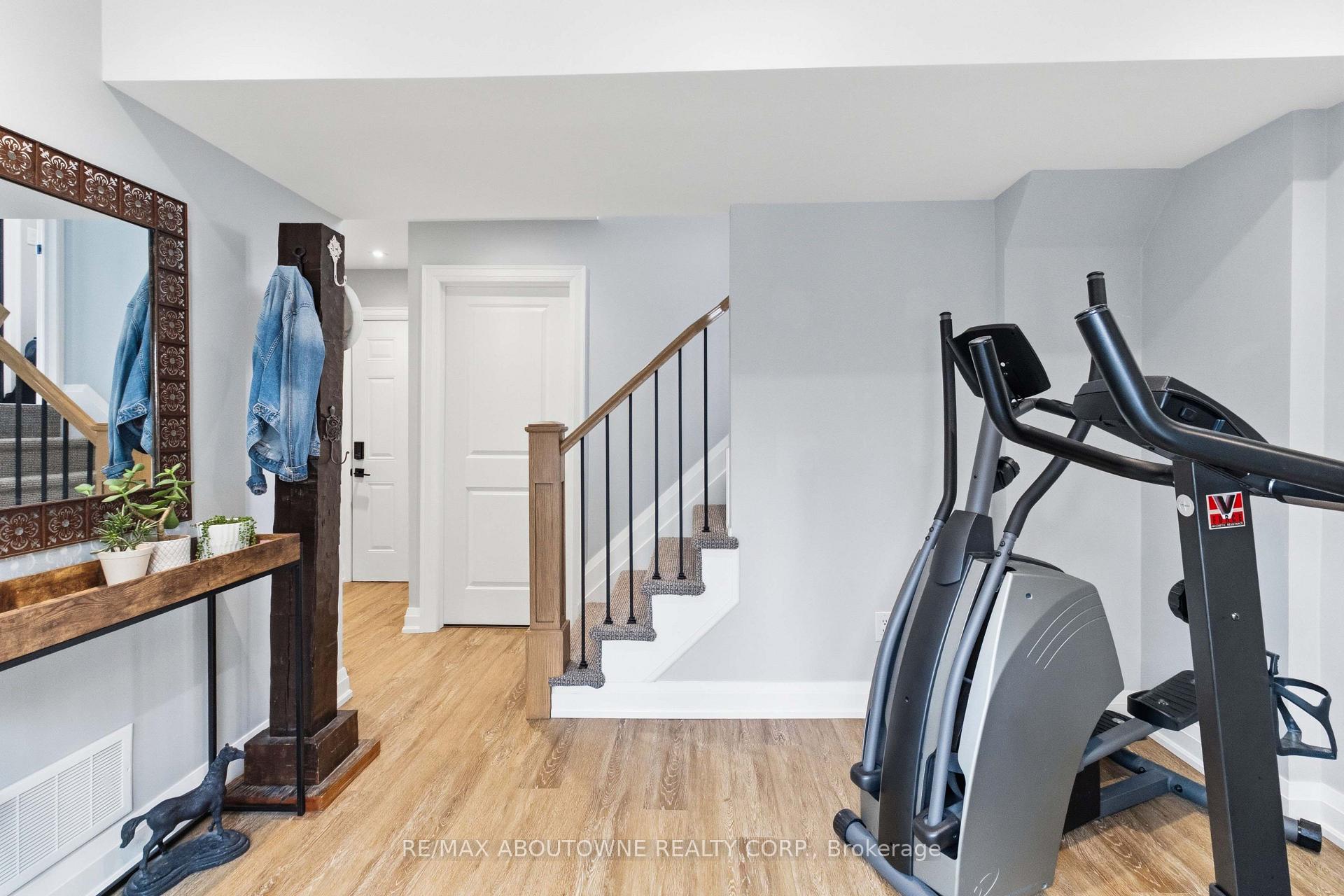 Photo 29 of 2228 Jillian Lane, Oakville, Westmount — HOMEH