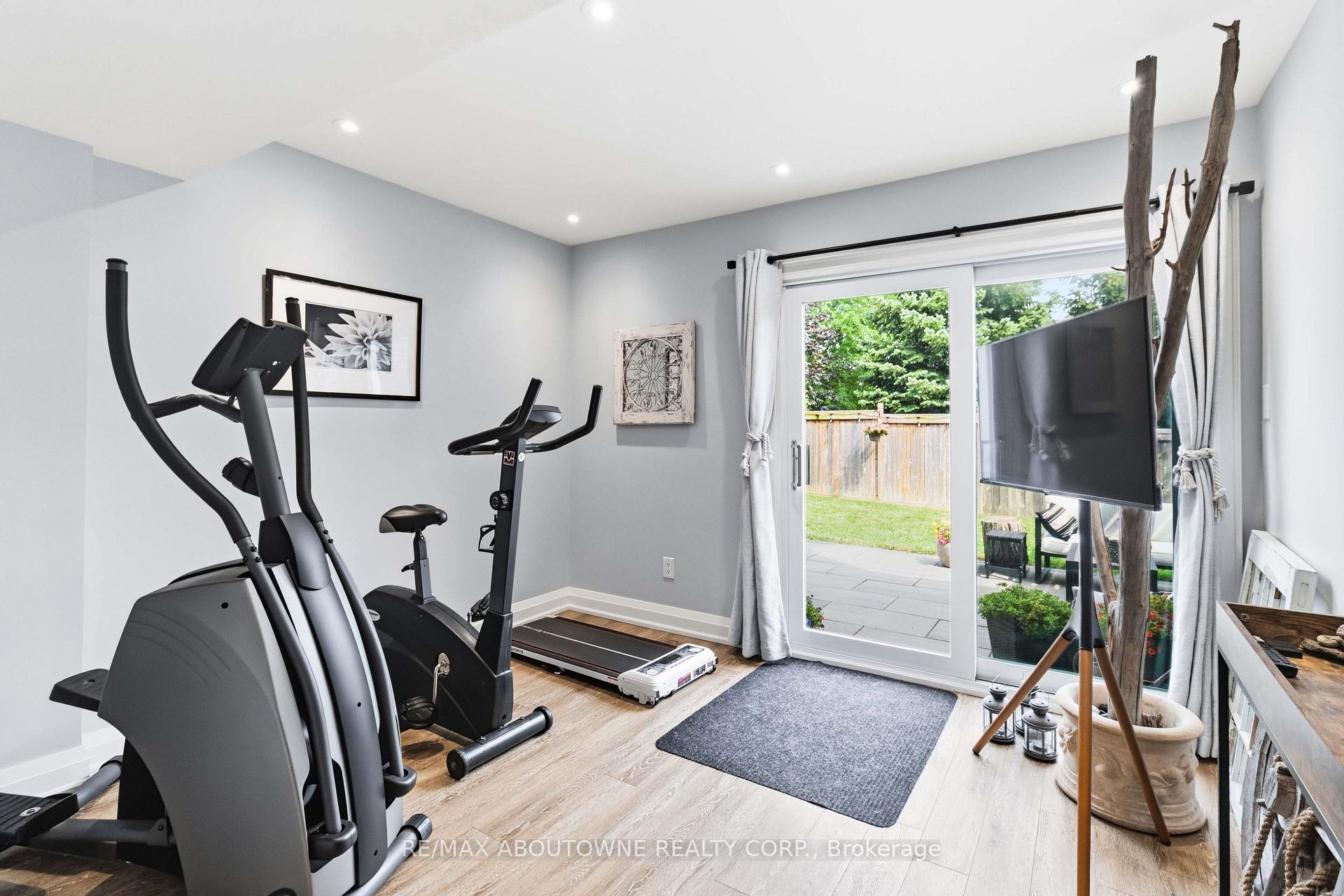 Photo 30 of 2228 Jillian Lane, Oakville, Westmount — HOMEH