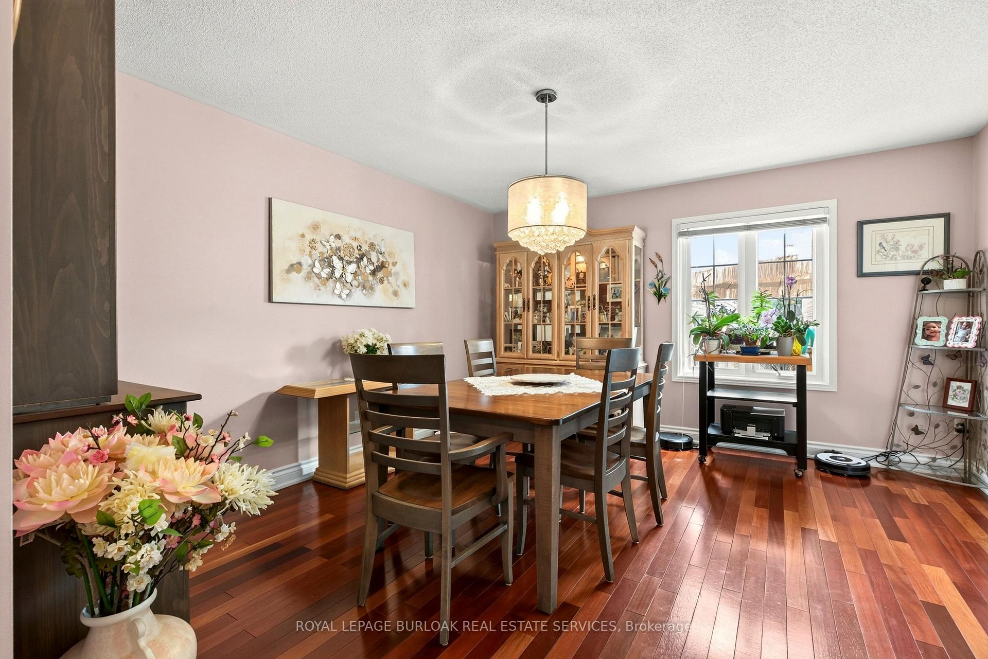 Photo 12 of 31 Grindstone Way, Hamilton, Waterdown — HOMEH