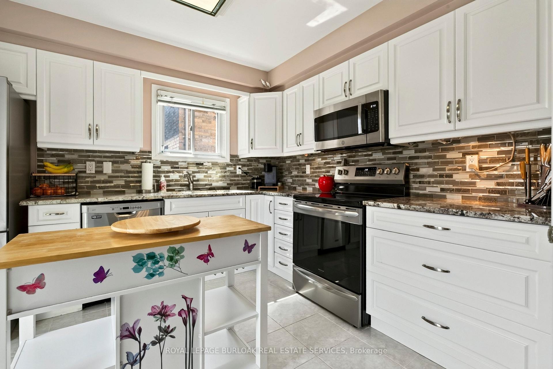 Photo 15 of 31 Grindstone Way, Hamilton, Waterdown — HOMEH
