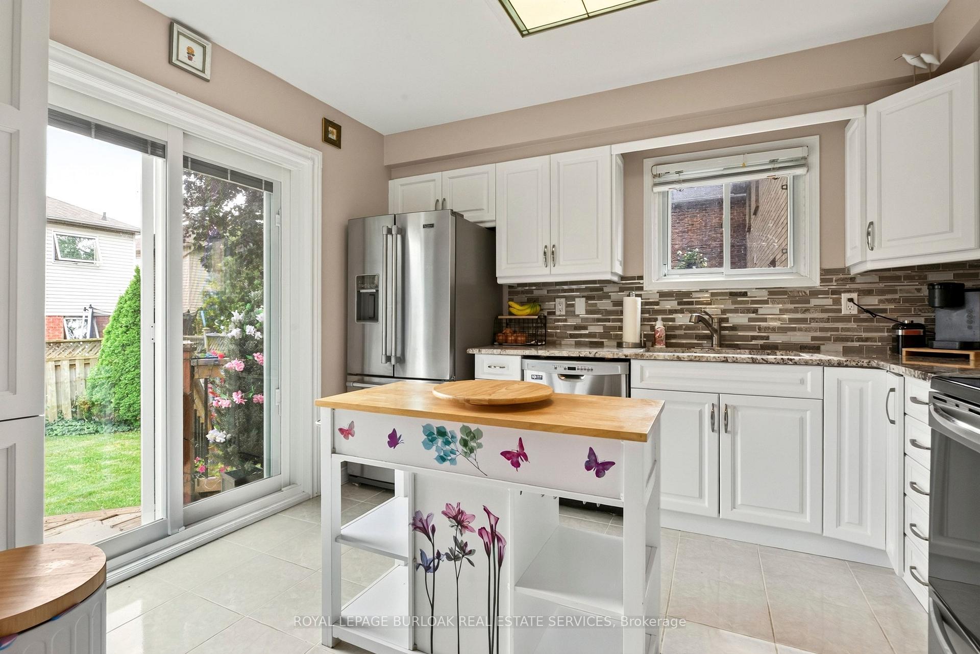 Photo 17 of 31 Grindstone Way, Hamilton, Waterdown — HOMEH