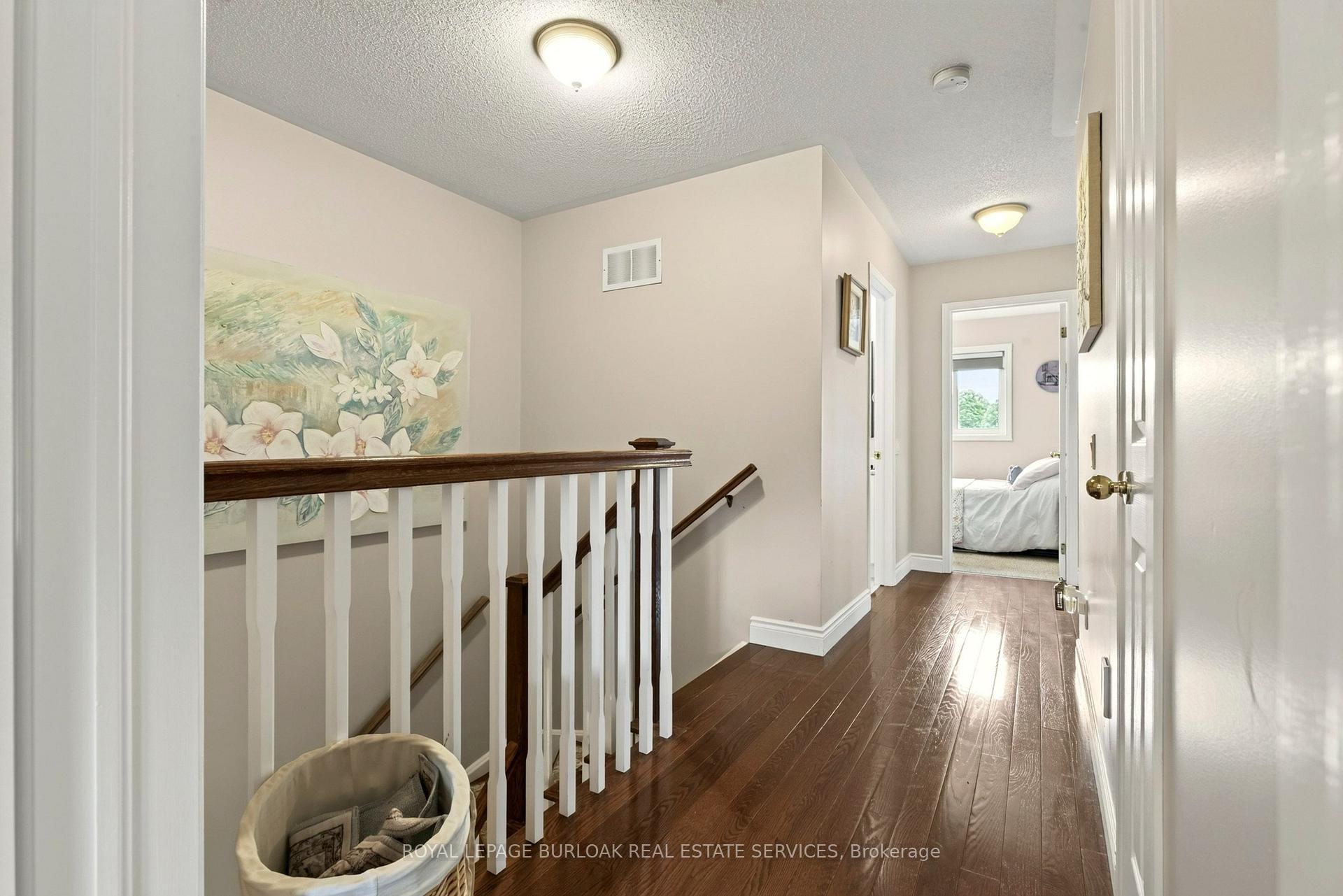 Photo 20 of 31 Grindstone Way, Hamilton, Waterdown — HOMEH
