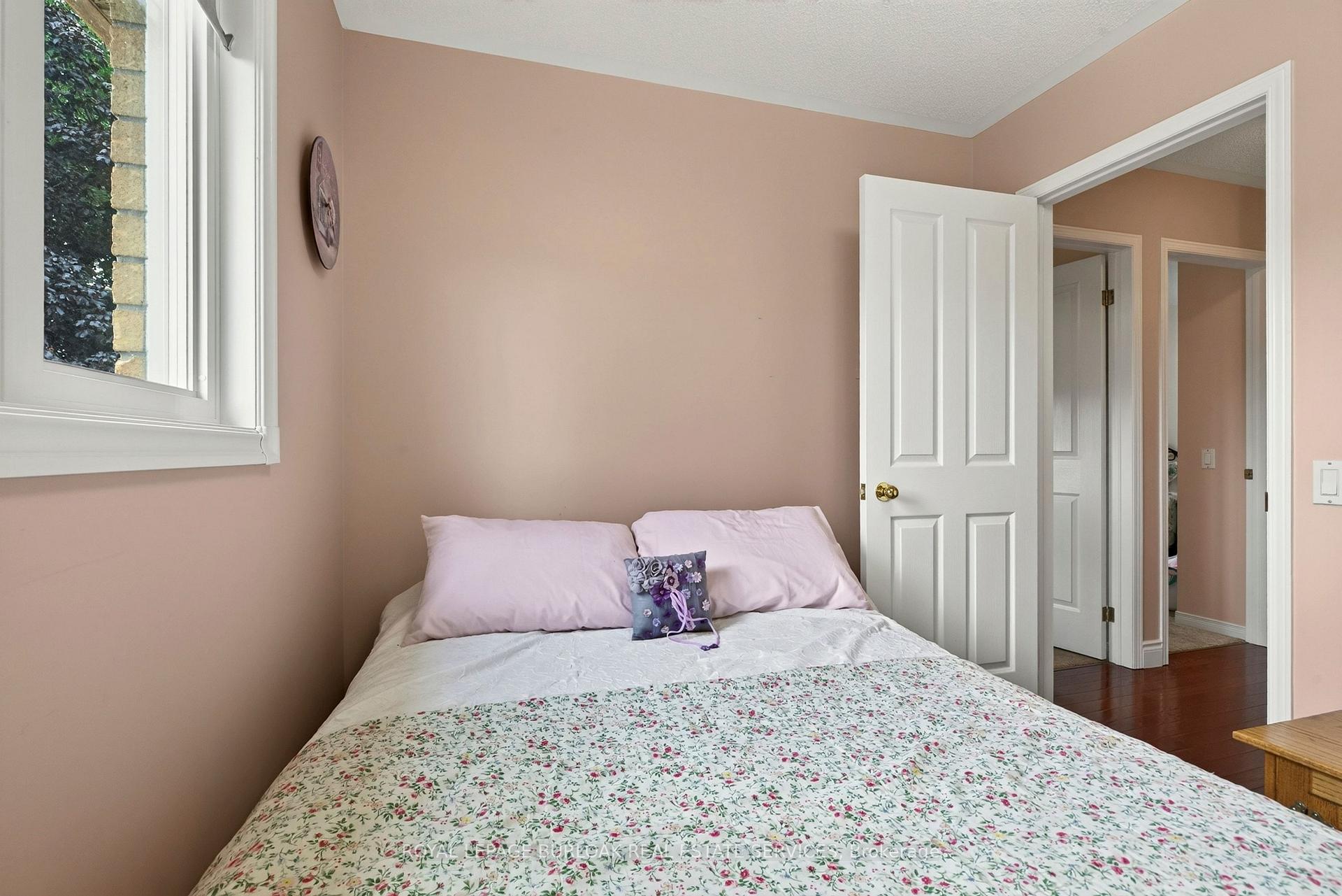 Photo 29 of 31 Grindstone Way, Hamilton, Waterdown — HOMEH