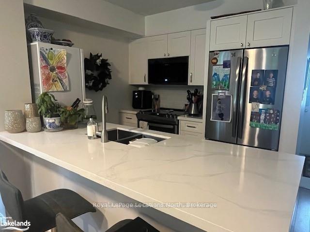 Photo 4 of 285 Mariners Way, Collingwood — HOMEH