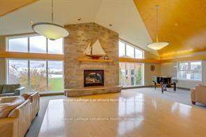 Photo 9 of 285 Mariners Way, Collingwood — HOMEH